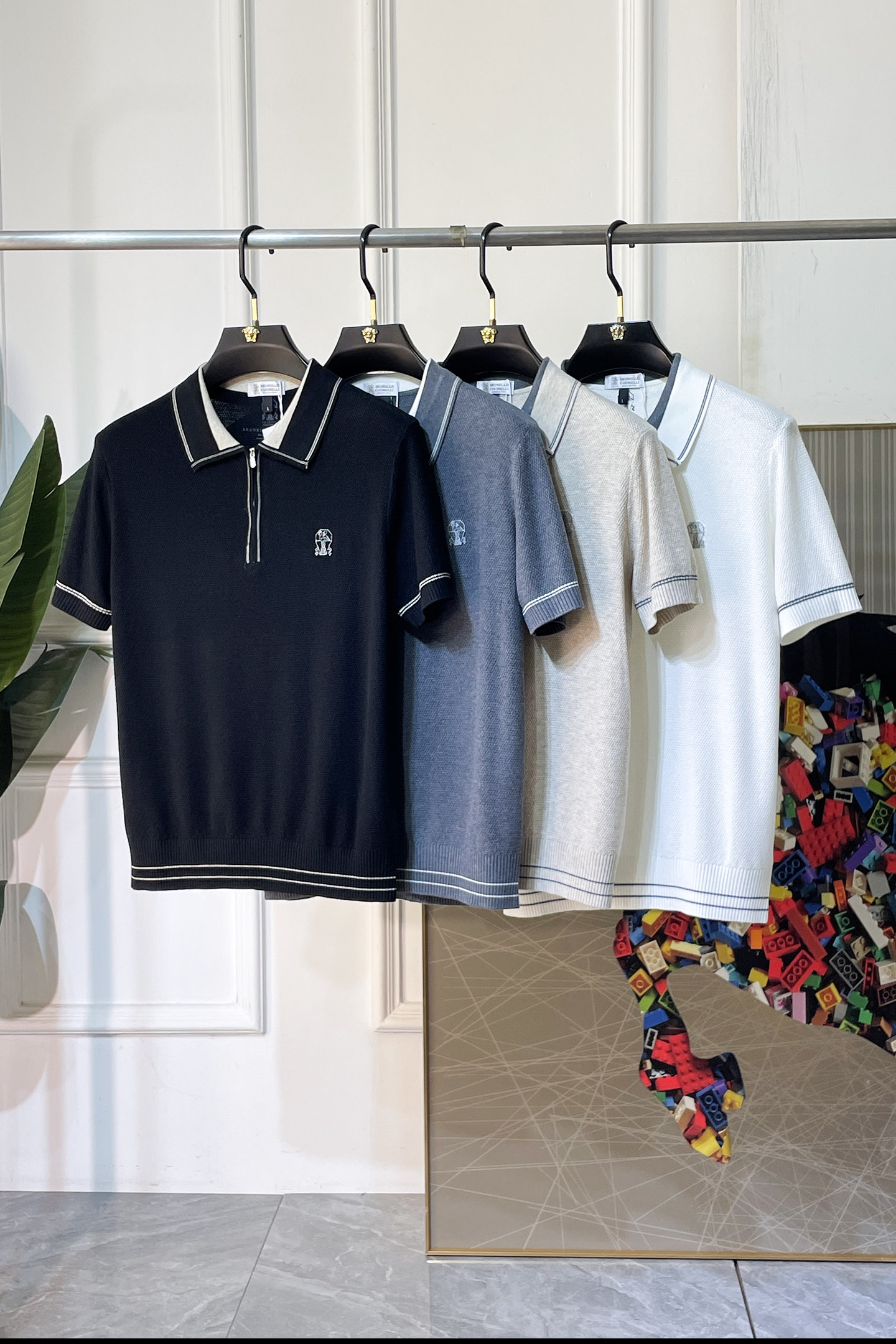 NO:849308,Bc - 2026ss Year of the Horse Spring and Summer's latest hot style high-quality knitted short-sleeved T-shirt, made of customized imported soft Yilite fabric, embellished with fashionable big-name element logos, breathable fabric, delicate and soft texture, cool and smooth against the body. Moisture-wicking, simple and generous yet fashionable, three-dimensional tailoring, super stylish upper body!  A must-have for fashionistas. Available in sizes M-4XL, with a maximum wearable size!  ,,T-shirt,tees,t-shirt,19860909Bc - 2026ss马年春夏最新大爆款精品针织短袖T恤,定制进口轻柔伊力特面料,时尚大牌元素logo点缀,会呼吸的面料,质感细腻柔软,贴身冰爽顺滑.吸湿排汗,简约大方又不失时尚,版型立体裁剪,上身超有型！时尚潮人必备款 尺码M-4XL 最大可穿可穿斤！,,T-shirt,tees，t-shirt,,Men's clothing
