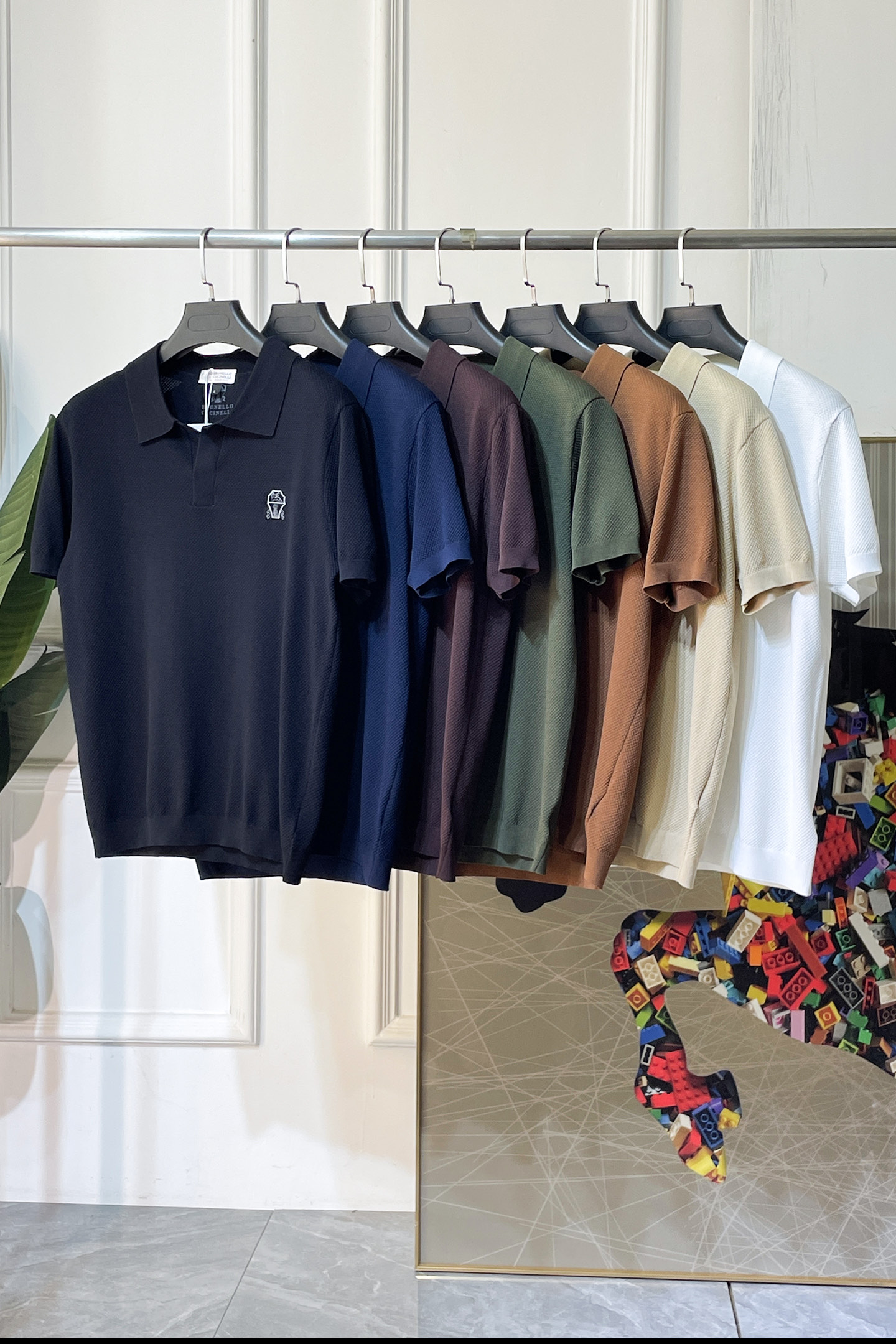 NO:849317,Bc - 2026ss Year of the Horse Spring and Summer's latest hot style high-quality knitted short-sleeved T-shirt, made of customized imported soft Yilite fabric, embellished with fashionable big-name element logos, breathable fabric, delicate and soft texture, cool and smooth against the body. Moisture-wicking, simple and generous yet fashionable, three-dimensional tailoring, super stylish upper body!  A must-have for fashionistas. Available in sizes M-4XL, with a maximum wearable size!  ,,T-shirt,tees,t-shirt,19860909Bc - 2026ss马年春夏最新大爆款精品针织短袖T恤,定制进口轻柔伊力特面料,时尚大牌元素logo点缀,会呼吸的面料,质感细腻柔软,贴身冰爽顺滑.吸湿排汗,简约大方又不失时尚,版型立体裁剪,上身超有型！时尚潮人必备款 尺码M-4XL 最大可穿可穿斤！,,T-shirt,tees，t-shirt,,Men's clothing