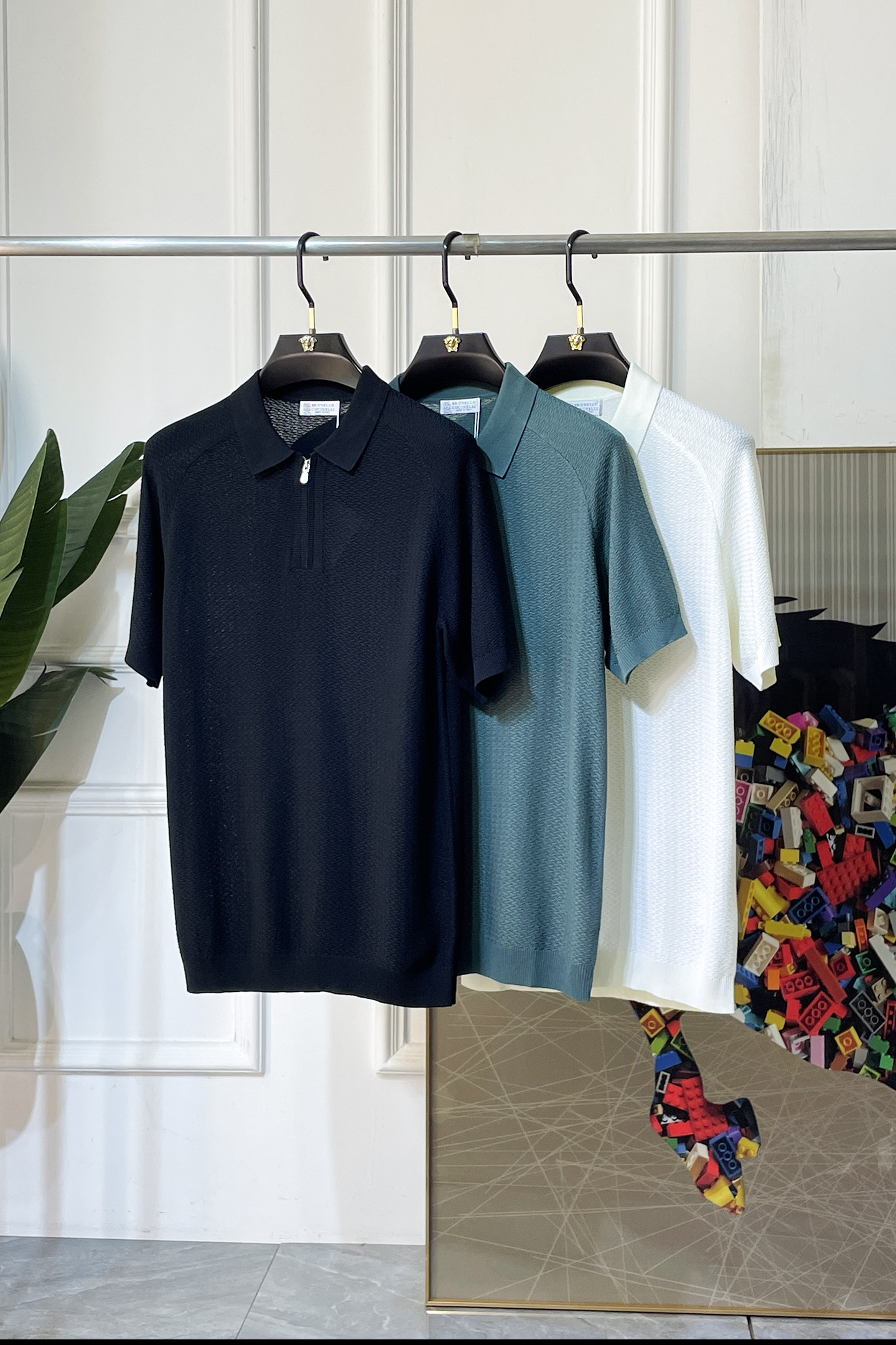 NO:832262,Bc - 2026ss Year of the Horse spring and summer latest popular high-quality knitted short-sleeved T-shirt, customized imported soft silk cotton fabric, embellished with fashionable big-name element logos, breathable fabric, delicate and soft texture, cool and smooth next to the body. Moisture-wicking, simple and generous yet fashionable, three-dimensional cutting, super stylish upper body!  A must-have for fashionistas, sizes M-3XL, can be worn up to 200 pounds!  ,,T-shirt,tees,t-shirt,19860909Bc - 2026ss马年春夏最新大爆款精品针织短袖T恤,定制进口轻柔蚕丝棉面料,时尚大牌元素logo点缀,会呼吸的面料,质感细腻柔软,贴身冰爽顺滑.吸湿排汗,简约大方又不失时尚,版型立体裁剪,上身超有型！时尚潮人必备款 尺码M-3XL 最大可穿可穿200斤！,,T-shirt,tees，t-shirt,,Men's clothing