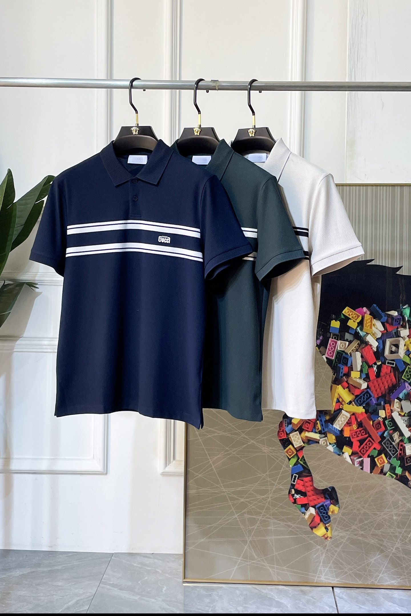 NO:836766,Gucci - 2026ss New Year of the Horse spring and summer new polo collar short-sleeved series. Selected high-quality long-staple cotton fabrics, fashionable big-name element logo design, awesome upper body shape, fine, comfortable and breathable fabrics, super good-looking with any combination, a must-have for fashionable men!  Sizes M-3XL can fit up to 200 pounds!  ,,T-shirt,19860909古奇- 2026ss马年春夏新款polo领短袖系列.精选优质长绒棉面料,时尚大牌元素logo设计,上身版型超赞,面料细腻舒适透气,随意搭配都超级好看时尚型男必备款哦！尺码M-3XL 最大可穿200斤！,,T-shirt,,Men's clothing