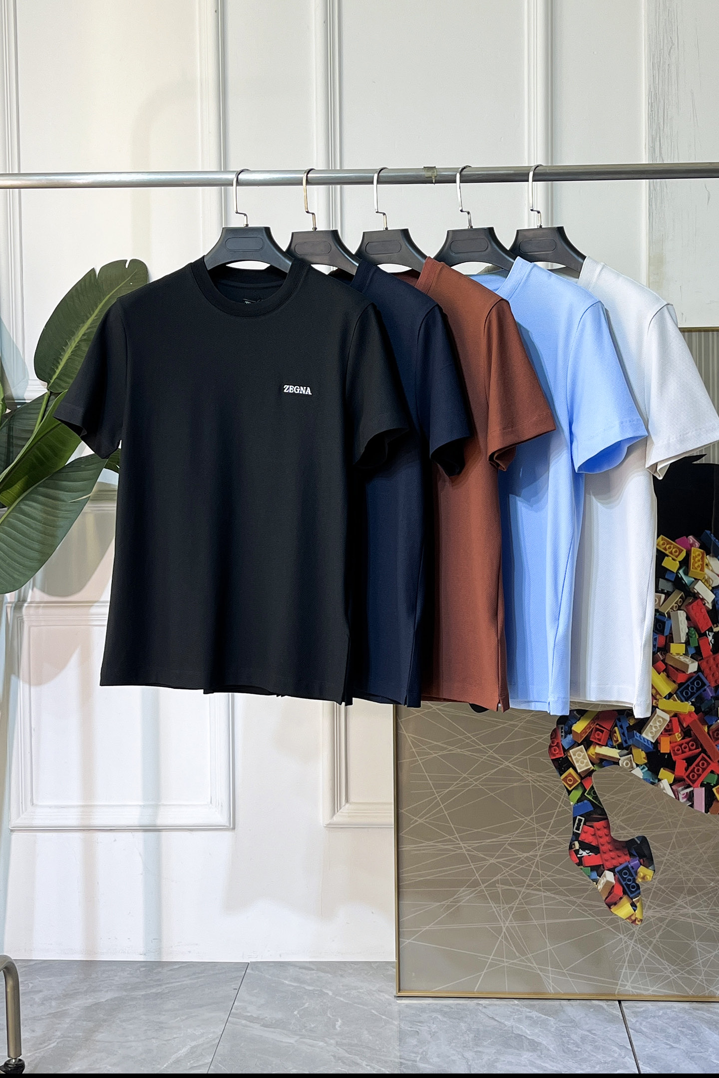 NO:838310,Zegna - 2026ss Spring and Summer high-quality short-sleeved T-shirt for the Year of the Horse, synchronized with the official website, high-end quality, customized top-grade mercerized pique cotton fabric, 1:1 production by top manufacturers, fashionable brand heavy craftsmanship logo design, soft and delicate feel, skin-friendly and comfortable to wear, versatile and casual, the upper body is very good, handsome, a must-have for trendy men, size M-3XL, can wear up to 200 pounds!  ,,zegna,T-shirt,tees,t-shirt,19860909杰尼娅 - 2026ss马年贺岁款春夏精品短袖T恤 官网同步 高端品质 定制顶级丝光珠地棉面料,顶级大厂1:1制作,时尚大牌重工艺logo设计,手感柔软细腻 穿着亲肤舒适 百搭休闲 上身非常赞 帅气 潮男必备品 尺码M-3XL 最大可穿200斤！,,zegna,T-shirt,tees，t-shirt,,Men's clothing