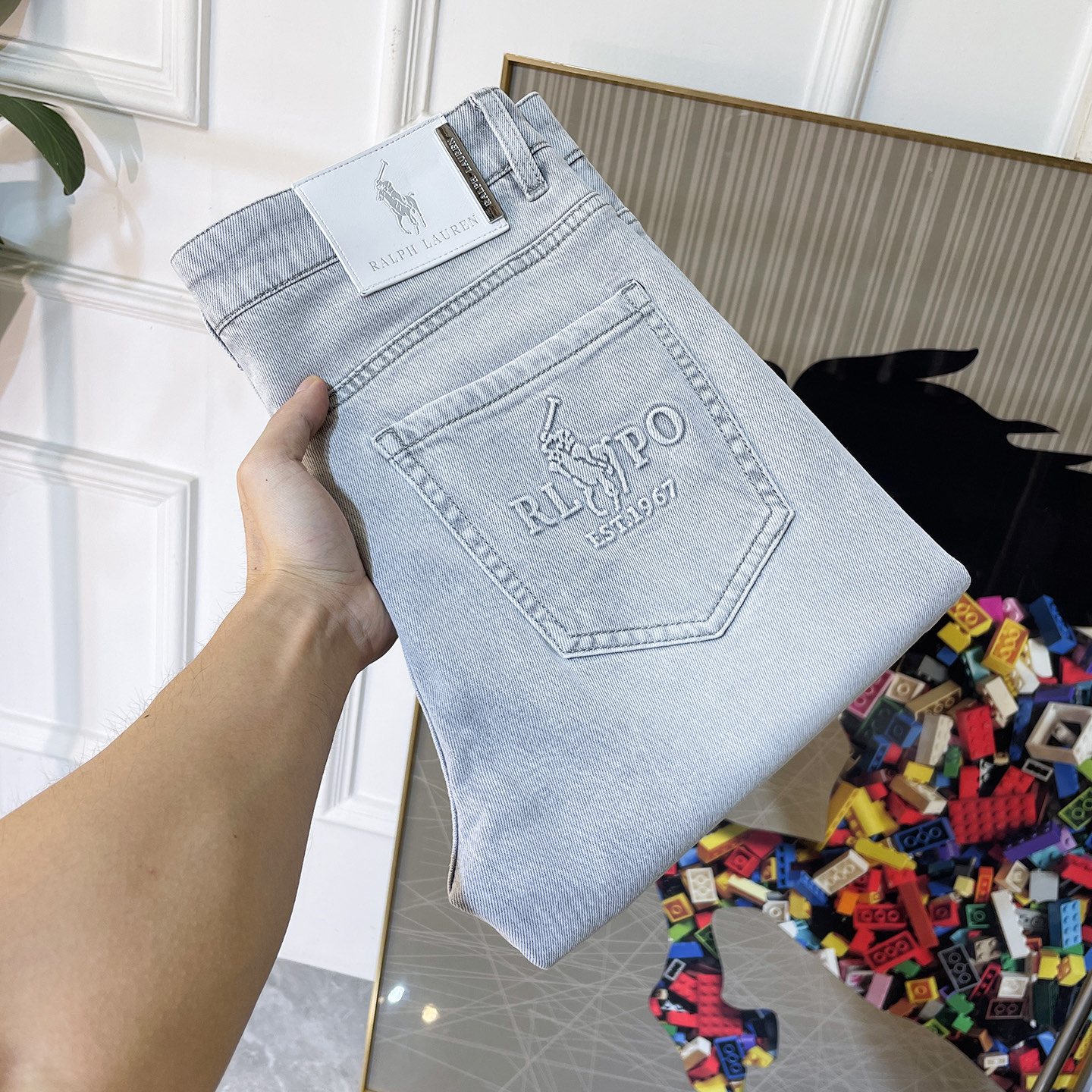 NO:836759,Paul - 2026ss hot spring and summer jeans for the Year of the Horse. Original 1:1 production, a perfect choice for daily necessities, simple and stylish, custom imported denim fabric, heavy washing process, complex workmanship and exquisite craftsmanship. Easily cater to the needs of the four seasons, soft and elastic to the touch, smooth and neat, original accessories and hardware, comfortable upper body, very easy to wear and durable, code number 29-38,,jeans,19860909保罗- 2026ss马年春夏大爆款牛仔裤.原单1:1制作,日常必备的完美之选,简单大气亦时尚有型,定制进口丹宁面料 ,重工洗水工艺,做工复杂工艺精湛.轻松迎合四季需要,手感柔软带弹力,流畅利落,原版辅料五金,上身舒适非常易搭耐看码数29-38,,jeans,,Men's clothing