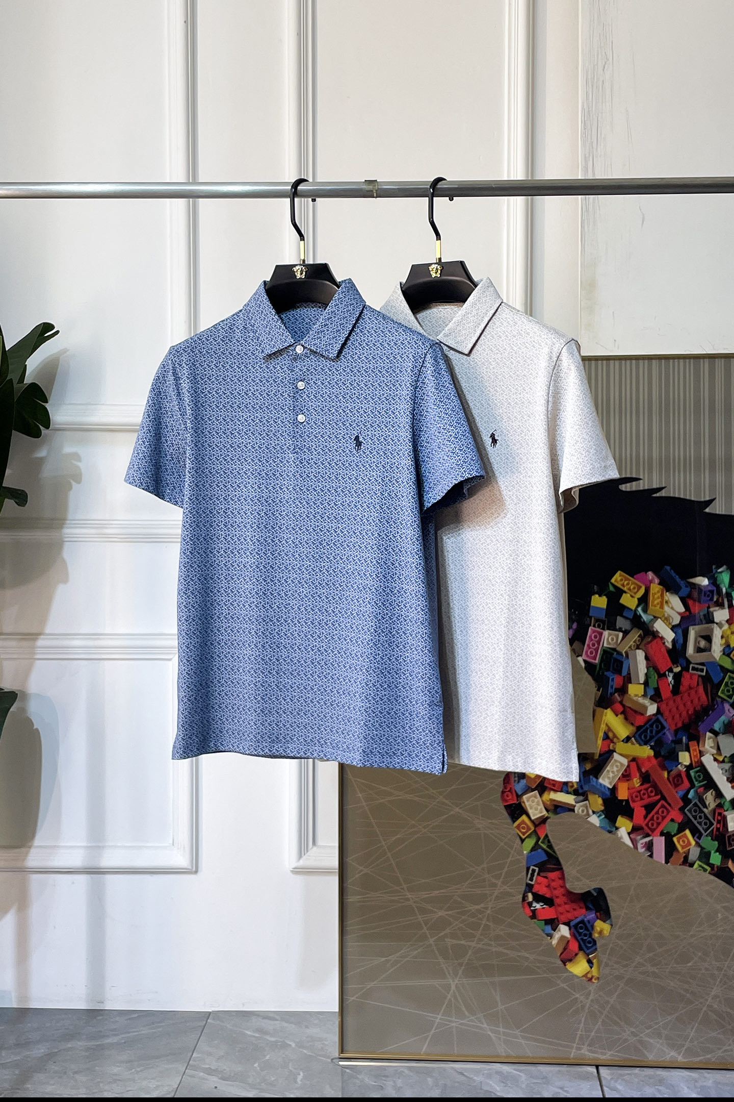 NO:876278,Paul - 2026ss New Year of the Horse spring and summer new polo collar short-sleeved series. Selected high-quality long-staple cotton fabrics, fashionable big-name element logo design, awesome upper body shape, fine, comfortable and breathable fabrics, super good-looking with any combination, a must-have for fashionable men!  Sizes M-3XL can fit up to 200 pounds!  ,,T-shirt,19860909保罗- 2026ss马年春夏新款polo领短袖系列.精选优质长绒棉面料,时尚大牌元素logo设计,上身版型超赞,面料细腻舒适透气,随意搭配都超级好看时尚型男必备款哦！尺码M-3XL 最大可穿200斤！,,T-shirt,,Men's clothing