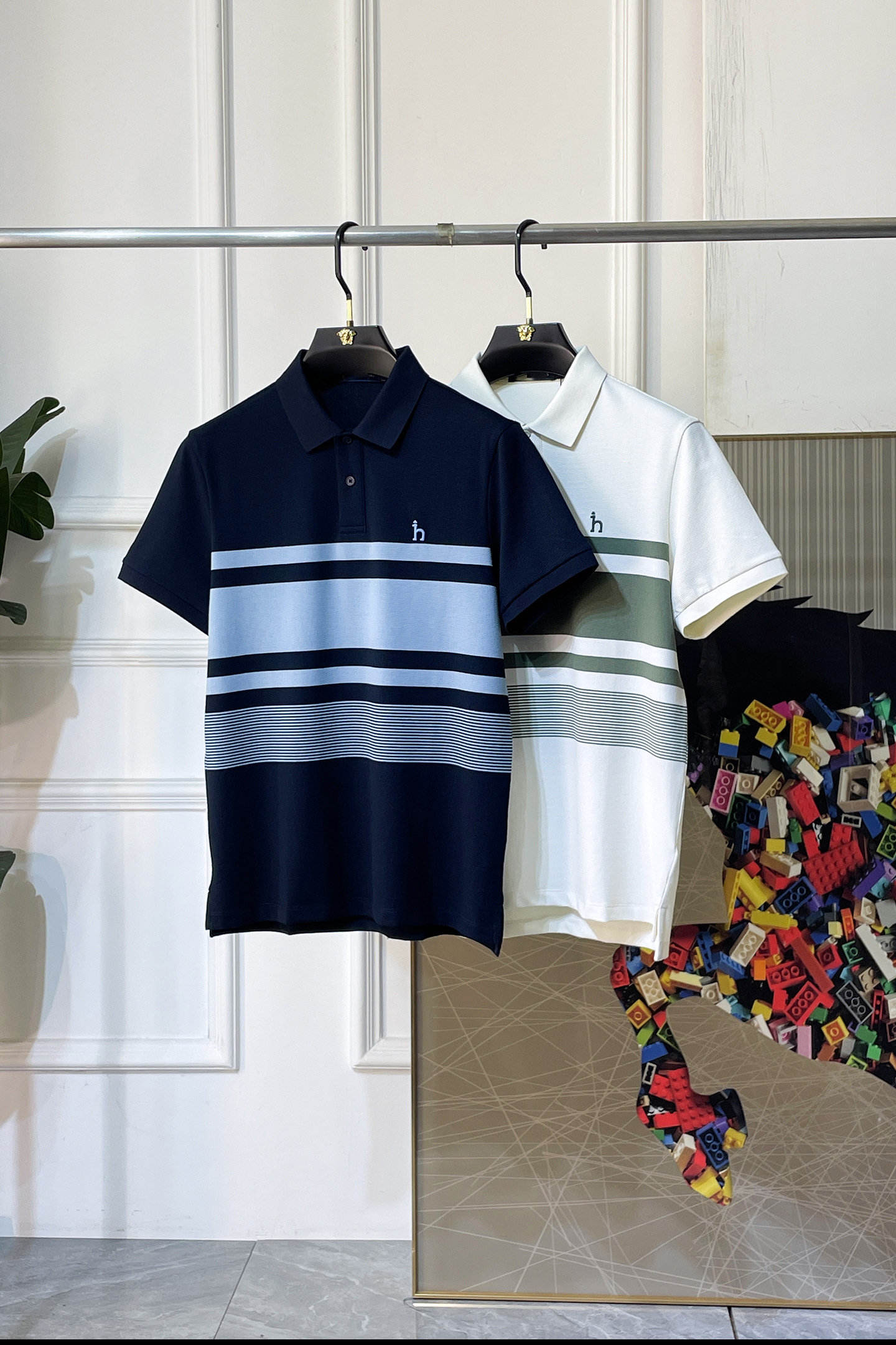 NO:849297,Hermès - 2026ss New Year of the Horse spring and summer new polo collar short-sleeved series. Selected high-quality pique cotton fabrics, fashionable big-name element logo design, awesome upper body shape, fine, comfortable and breathable fabrics, super good-looking with any combination, a must-have for fashionable men!  Sizes M-3XL can fit up to 200 pounds!  ,,hermes,T-shirt,19860909爱玛仕- 2026ss马年春夏新款polo领短袖系列.精选优质珠地棉面料,时尚大牌元素logo设计,上身版型超赞,面料细腻舒适透气,随意搭配都超级好看时尚型男必备款哦！尺码M-3XL 最大可穿200斤！,,hermes,T-shirt,,Men's clothing