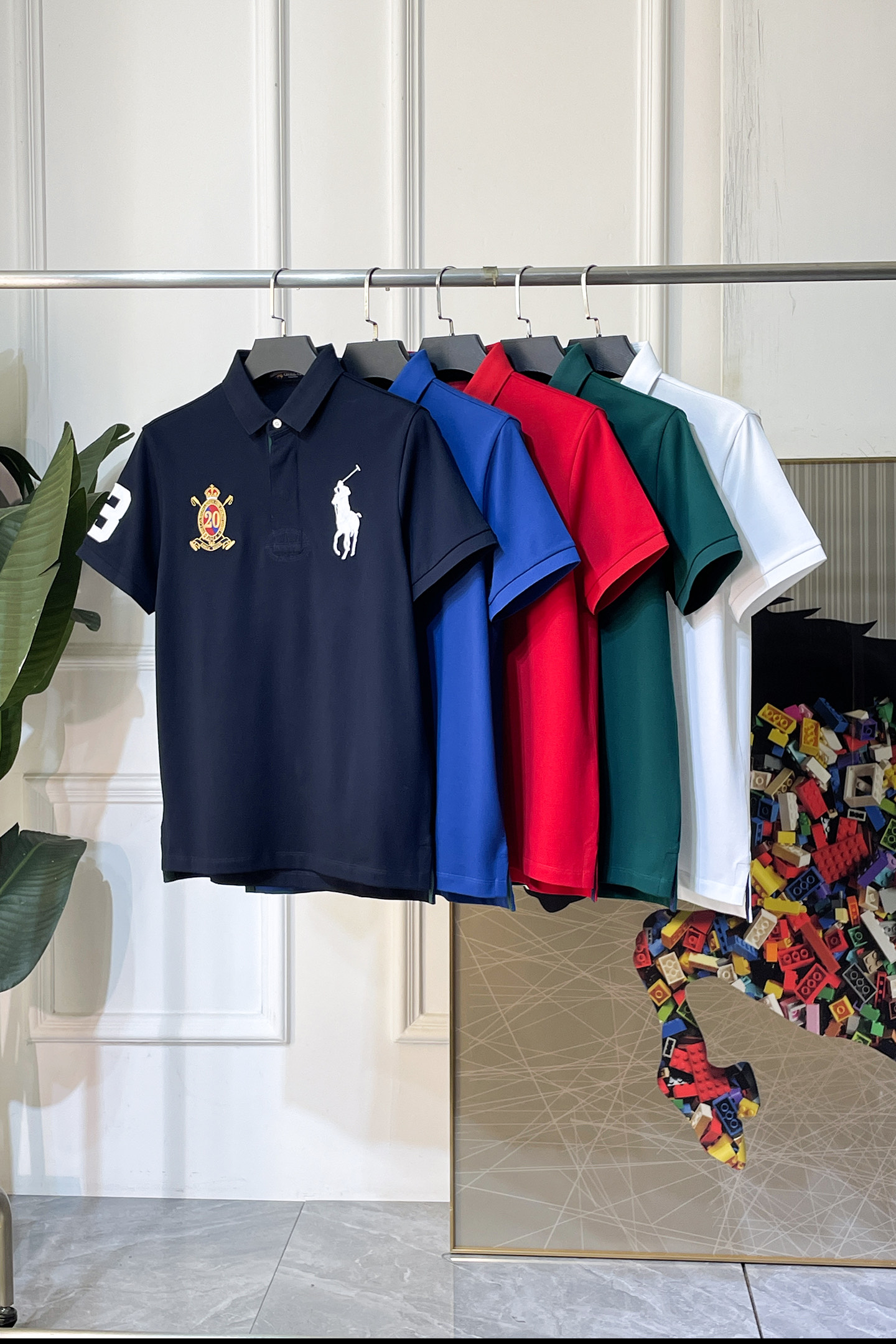 NO:849295,Paul - 2026ss New Year of the Horse spring and summer new polo collar short-sleeved series. Selected high-quality pique cotton fabrics, fashionable big-name element logo design, awesome upper body shape, fine, comfortable and breathable fabrics, super good-looking with any combination, a must-have for fashionable men!  Sizes M-3XL can fit up to 200 pounds!  ,,T-shirt,19860909保罗- 2026ss马年春夏新款polo领短袖系列.精选优质珠地棉面料,时尚大牌元素logo设计,上身版型超赞,面料细腻舒适透气,随意搭配都超级好看时尚型男必备款哦！尺码M-3XL 最大可穿200斤！,,T-shirt,,Men's clothing