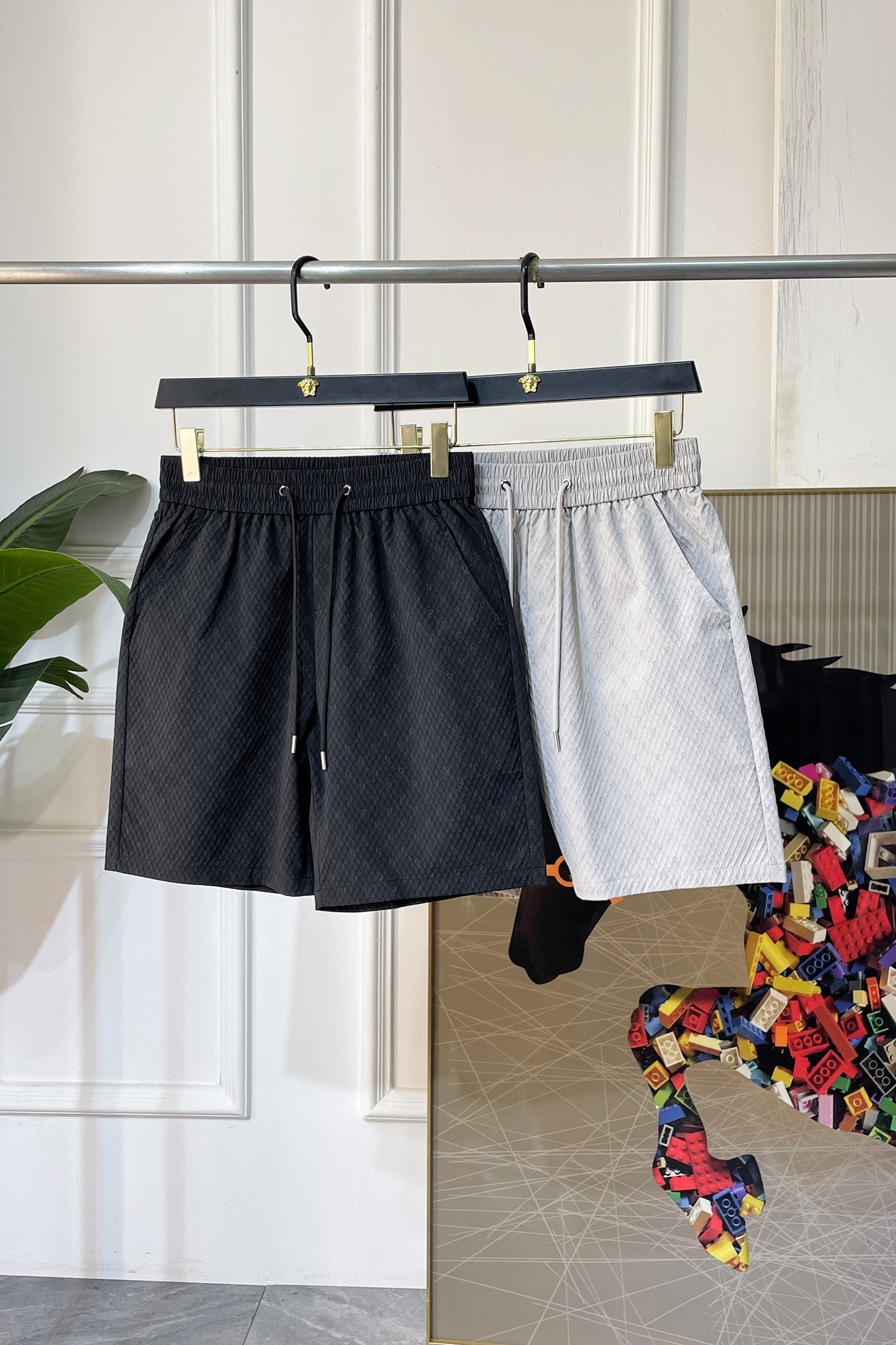NO:846197,Lulu - 2026ss new spring and summer casual shorts. Brand classic series. Customized fabrics. Excellent comfort and strong touch. The original brand logo is highly recognizable. Customized imported fabrics. Fresh color. Fine workmanship. Size M-4XL,,shorts,19860909Lulu -2026ss春夏新款休闲短裤 品牌经典系列 定制面料 舒适度极好,手触感强烈.原版品牌logo 辨识度极高 定制进口面料 色泽清新 做工精细 码数 M-4XL,,shorts,,Men's clothing
