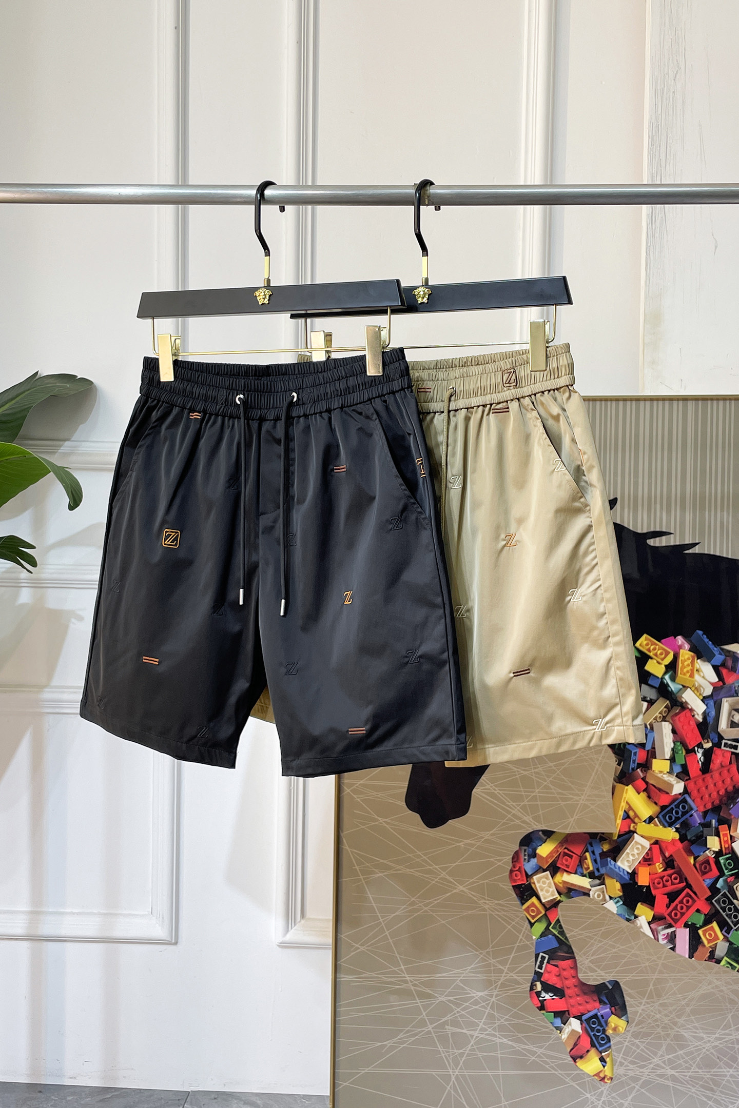 NO:849255,Zegna - 2026ss spring and summer new casual shorts. Brand classic series. Customized fabrics. Excellent comfort and strong touch. The original brand logo is highly recognizable. Customized imported fabrics. Fresh color. Fine workmanship. Size M-4XL,,zegna,shorts,19860909杰尼娅 -2026ss春夏新款休闲短裤 品牌经典系列 定制面料 舒适度极好,手触感强烈.原版品牌logo 辨识度极高 定制进口面料 色泽清新 做工精细 码数 M-4XL,,zegna,shorts,,Men's clothing