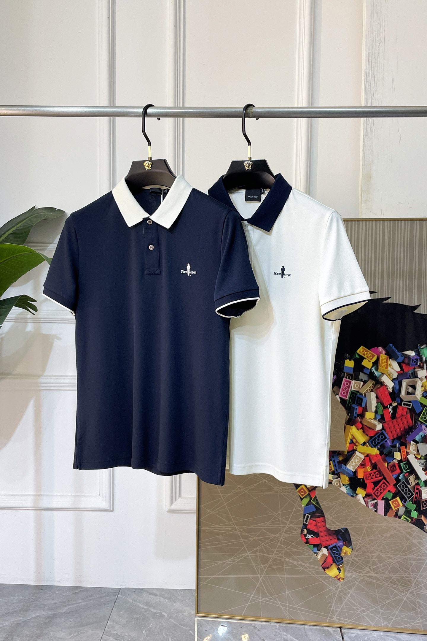 NO:846214,Burberry - 2026ss New Year of the Horse spring and summer new polo collar short-sleeved series. Selected high-quality double mercerized pique cotton fabrics, fashionable big-name element logo design, awesome upper body shape, fine, comfortable and breathable fabrics, super good-looking and a must-have for fashionable men with any combination!  Sizes M-3XL can fit up to 200 pounds!  ,,burberry,T-shirt,19860909巴宝莉- 2026ss马年春夏新款polo领短袖系列.精选优质双丝光珠地棉面料,时尚大牌元素logo设计,上身版型超赞,面料细腻舒适透气,随意搭配都超级好看时尚型男必备款哦！尺码M-3XL 最大可穿200斤！,,burberry,T-shirt,,Men's clothing