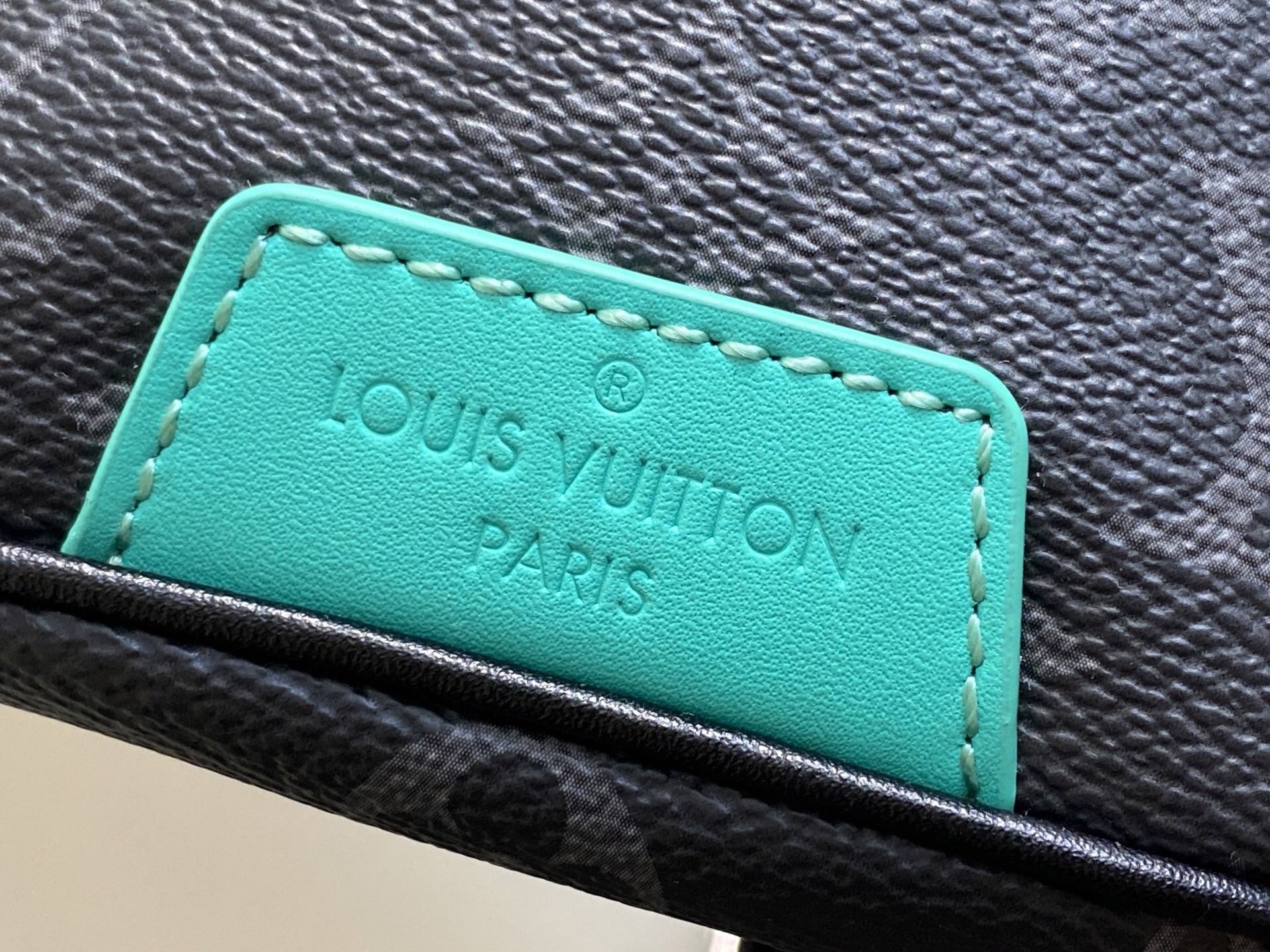 purse replicaM25924 Discovery Monogram Edipse 44 x 15x 9 x x M — photo 6