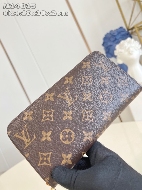 Louis Vuitton Zippy Wallet in Monogram Canvas - Spacious and Secure 1 Louis Vuitton Zippy Wallet in Monogram Canvas - Spacious and Secure