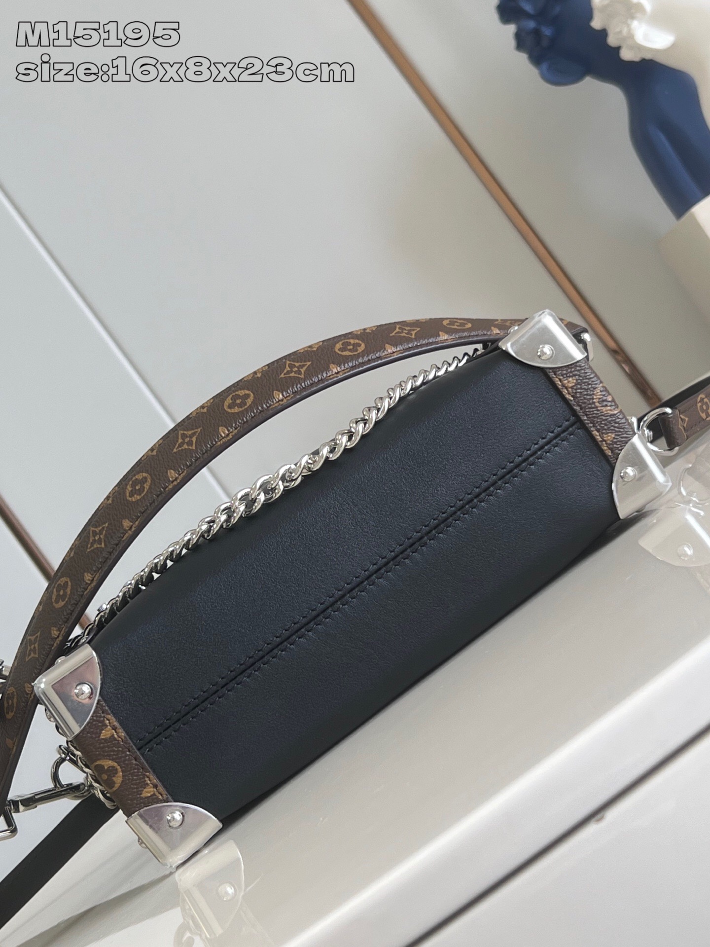Louis Vuitton Side Trunk Vibe Bag, Leather, Black, 16 x 8.5 x 23.5 cm 7 i1756835496850 816 0 5