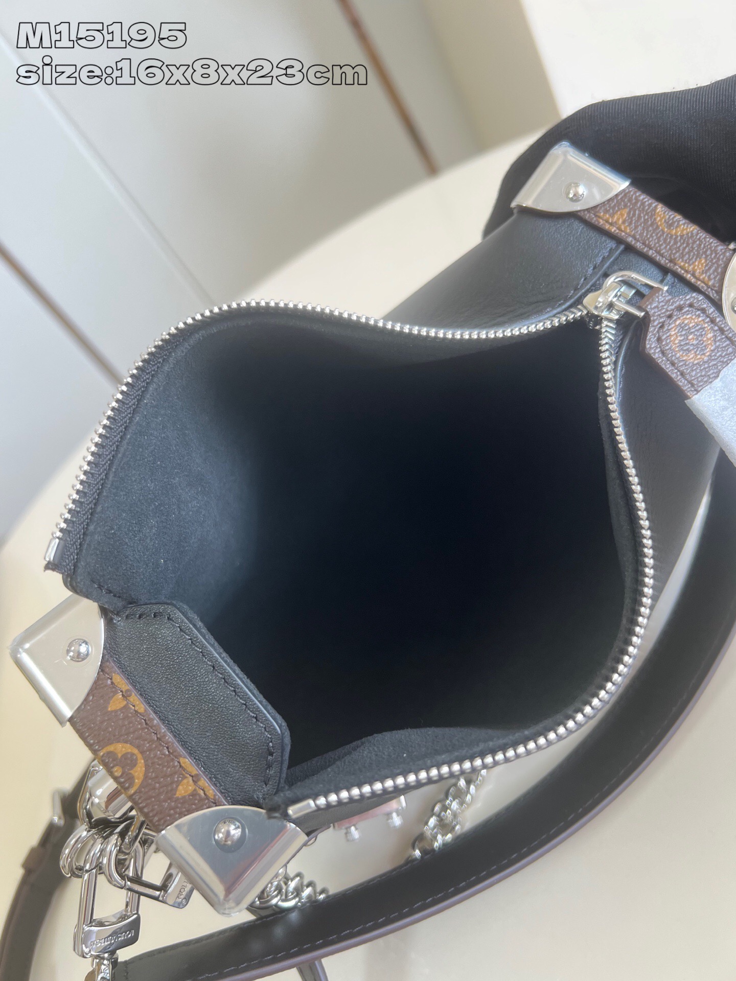 Louis Vuitton Side Trunk Vibe Bag, Leather, Black, 16 x 8.5 x 23.5 cm 9 i1756835497745 3394 0 7