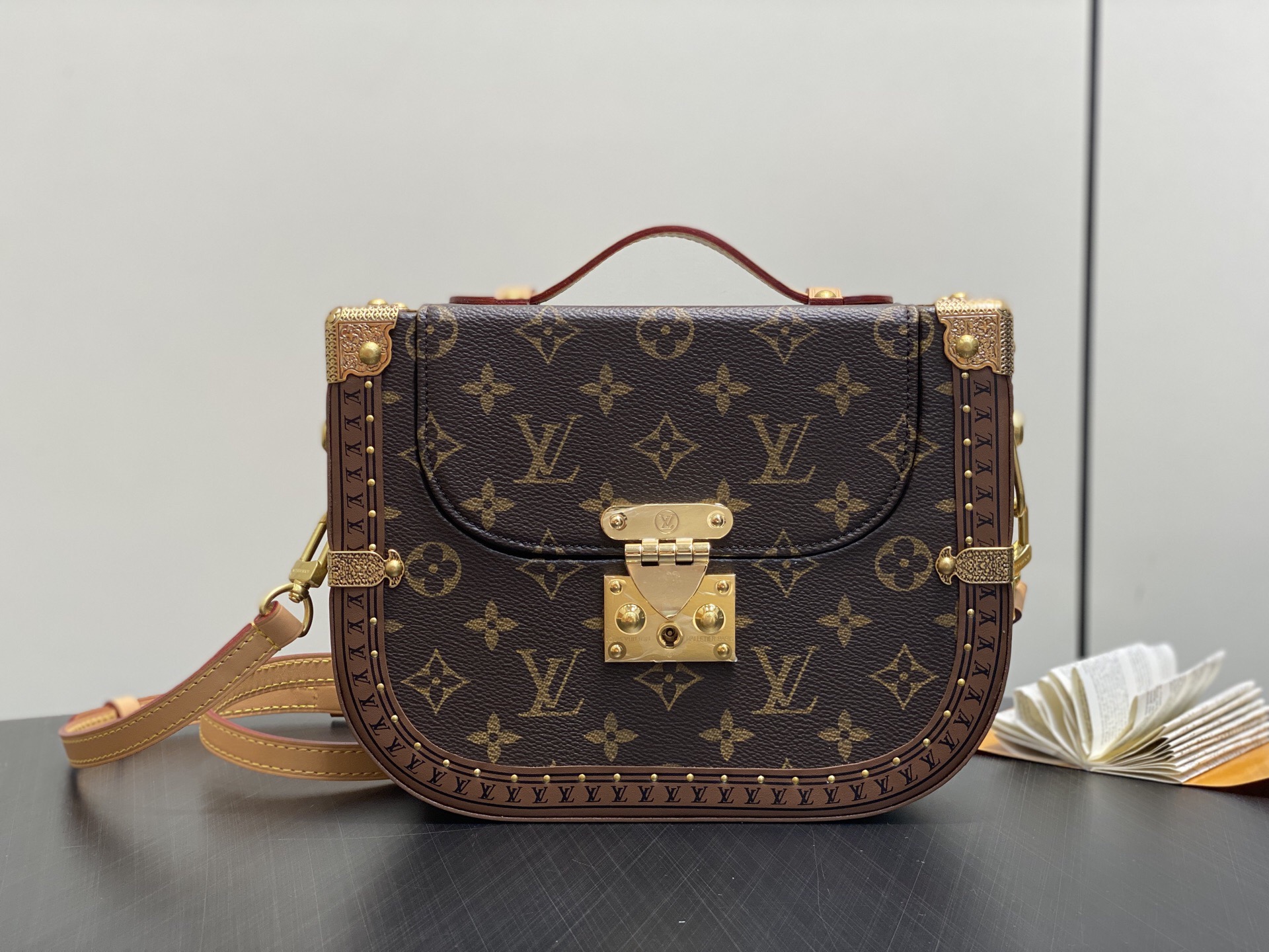Louis Vuitton Montsouris Trunk Monogram Handbag, 17 x 7 x 22 cm 2 i1757534975997 2657 0 0