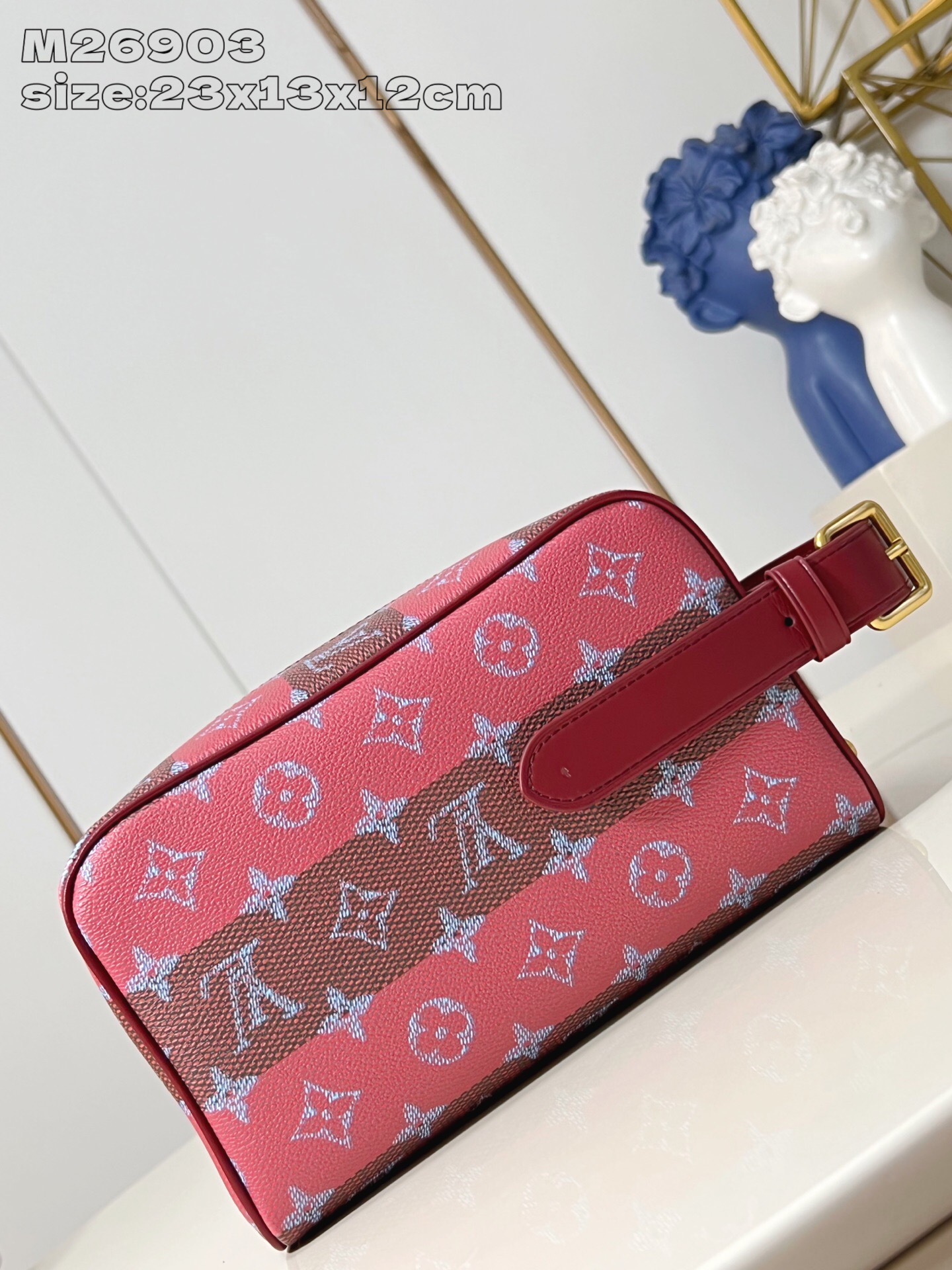 Louis Vuitton Monogram Locker Dopp Kit - Travel Companion, 23 x 13 x 12 cm 8 i1758223013357 2800 0 6
