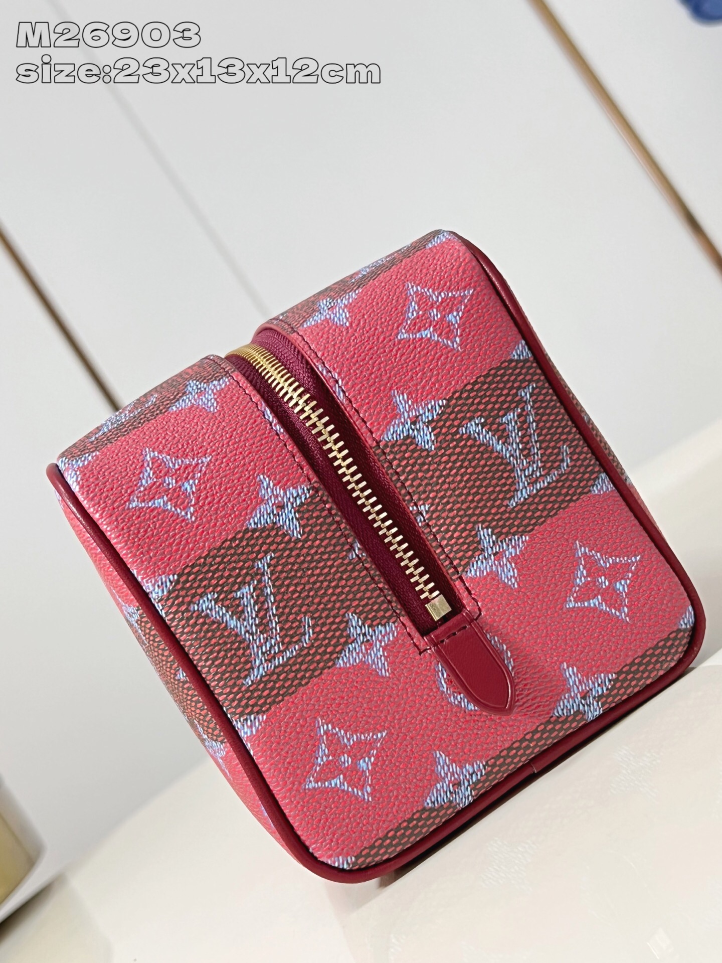 Louis Vuitton Monogram Locker Dopp Kit - Travel Companion, 23 x 13 x 12 cm 9 i1758223014047 426 0 7