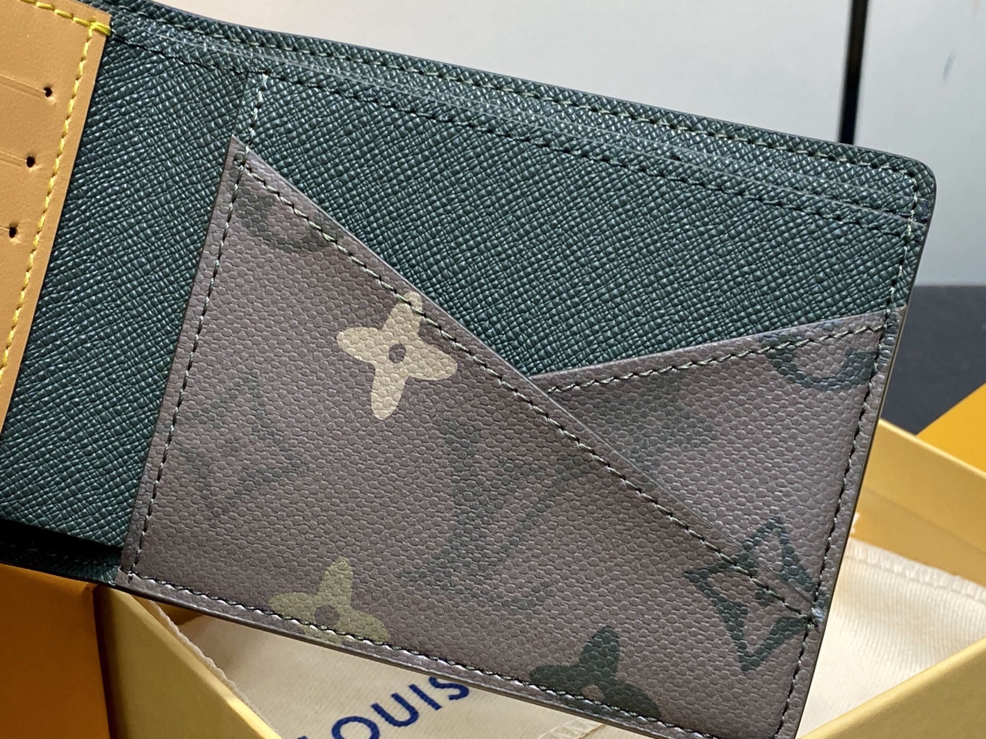 LV Style Beige Canvas Wallet Bags Wallet detail image 5 from source 759917