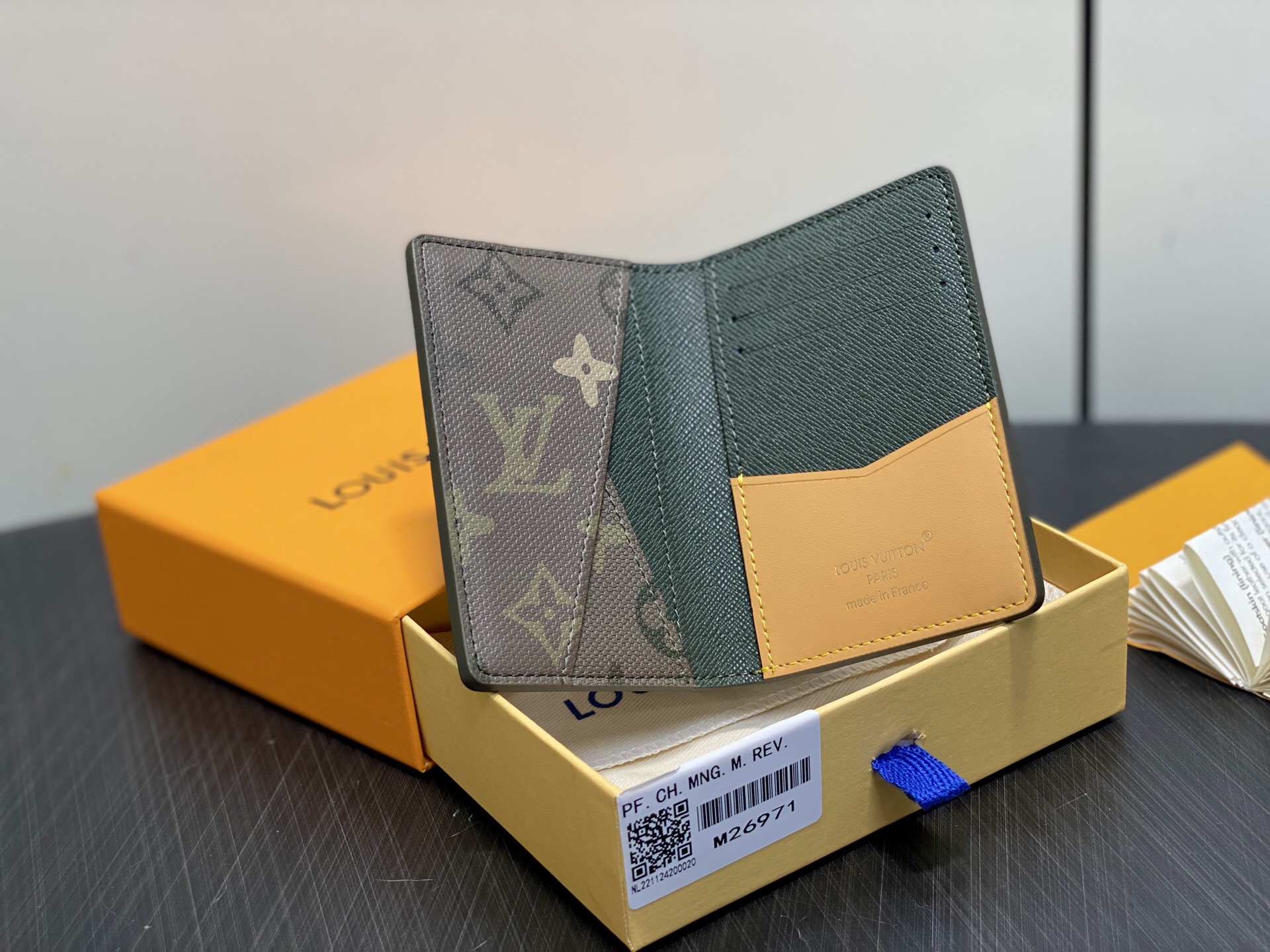 LV Style Beige Leather Card Holder Bags detail image 4 from source 759919