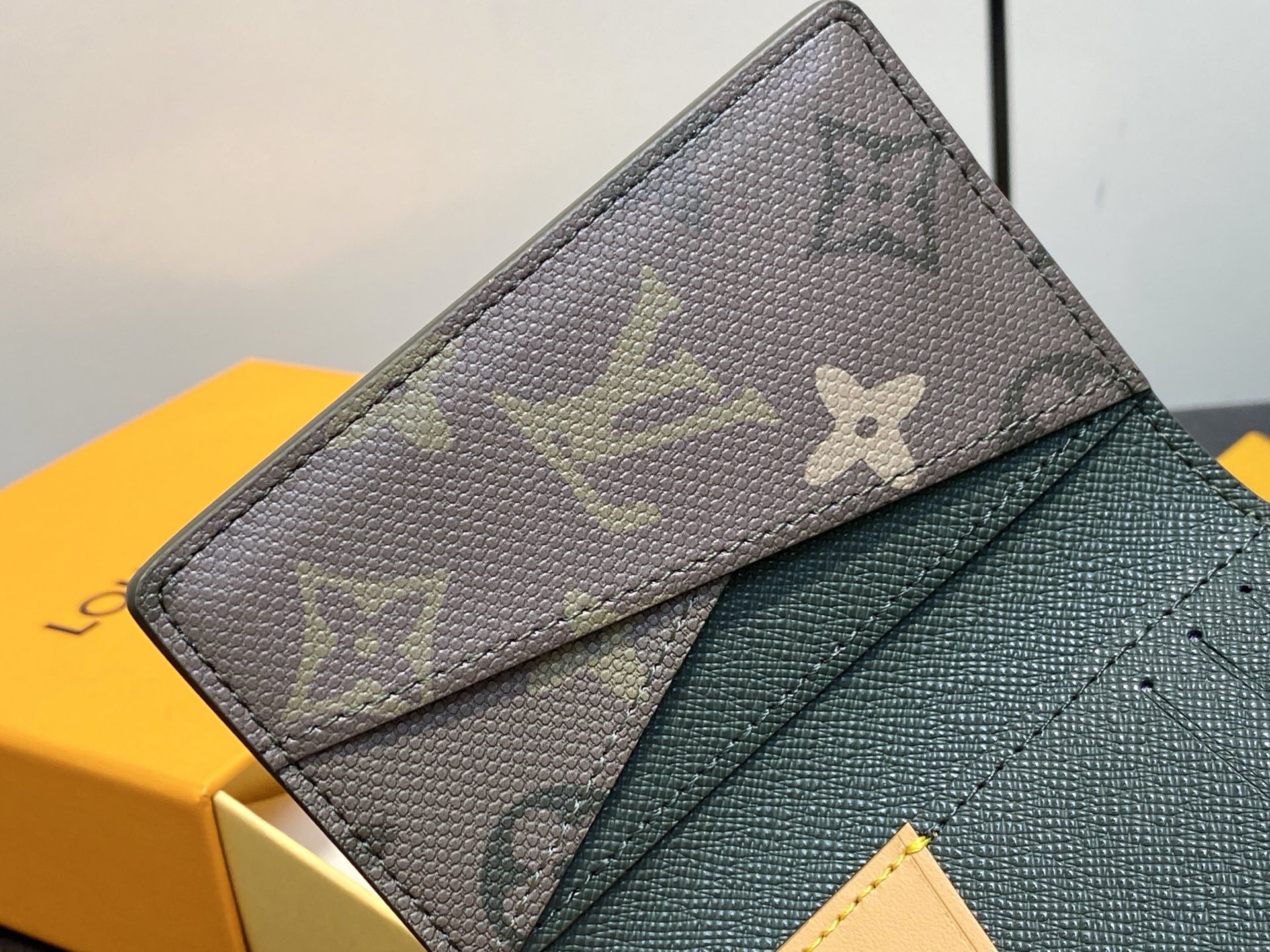 LV Style Beige Leather Card Holder Bags detail image 6 from source 759919