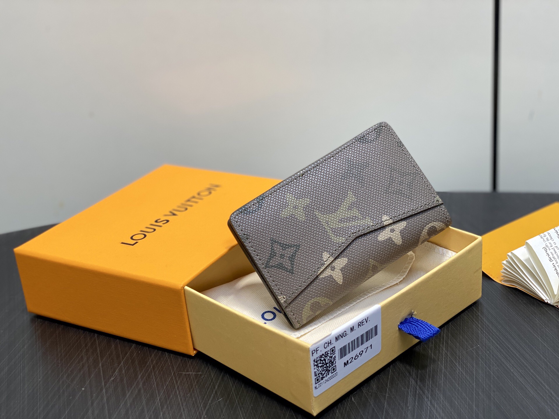 LV Style Beige Leather Card Holder Bags detail image 3 from source 759919