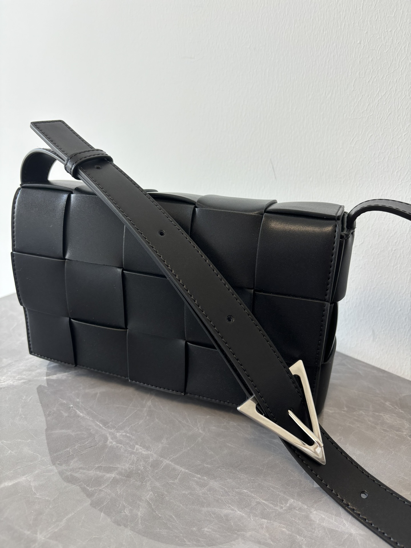 Bottega Veneta Cassette Crossbody Bag, Nero Calfskin Leather, Adjustable Strap 3 i1717353066 6523 2