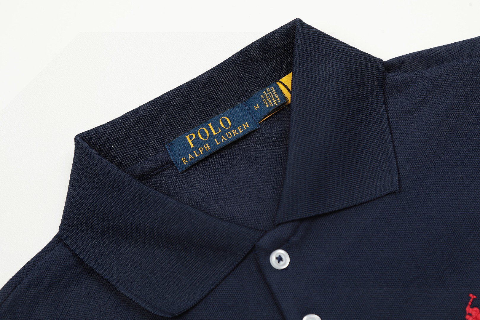 💰85
拉夫劳伦Ralph Lauren经典小马刺绣翻领女款修身版POLO短袖
✅拉夫劳伦Ralph Lauren经典基础女款百搭修身款POLO短袖
✅采用320G进口空气层珠地棉扎实不变形
✅同缸染色螺纹,成衣水洗落色,无色差
✅主供平台直播 批发实体 缺货即补 不下架
✅ZP品质1:1打版 可扫码进入GF网站 Z柜品质
✅细节品质全网独一家 进口珠地面料 主打高端 性价比 好品质无需多说
✅版型还原原单 最大码数可穿130斤 宽松舒适无压力
✅上班穿 生活穿 适宜各种场合 仙女必备推荐款 超级显身材
颜色:白色 灰色 藏青 黑色
货号:T04DS004
尺码:XS-XL