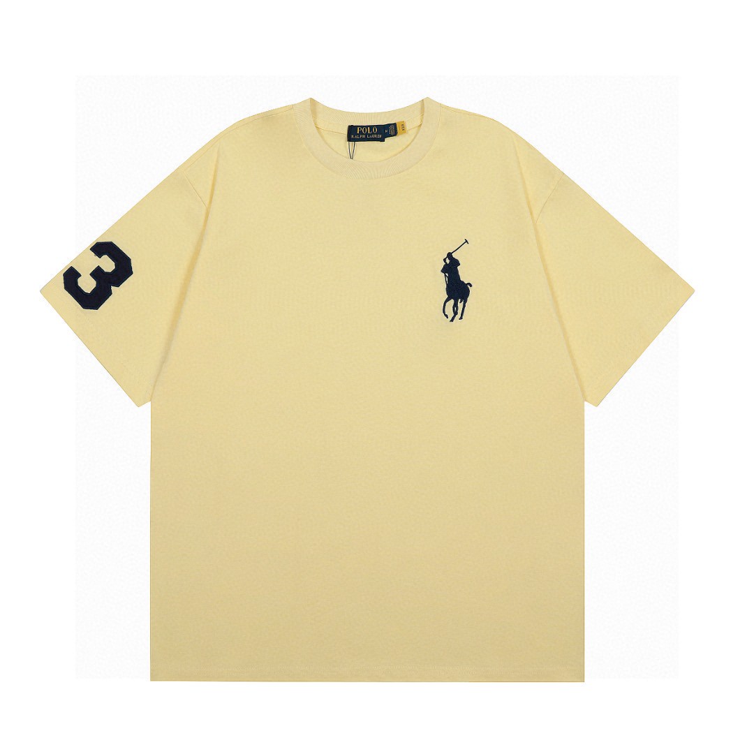 💰80
拉夫劳伦Ralph Lauren经典刺绣大马标圆领基础短袖
这两年拉夫劳伦风好大!审美真的有大大提高!大马刺绣点缀就很好看,搭配短裤和阔腿裤无论怎么搭都不会出错,一眼望去便是老派贵族的优雅随随便便就能穿出高级感! 舒适亲肤,工艺复杂,耗时费力,日常中的精致感,整体给出一种慵懒休闲风,完全不挑场合不挑人,时尚百搭
✅进口田岛绣花机15万针刺绣 立体饱满无毛边
✅主供平台直播 批发实体 缺货即补 不下架
✅ZP品质1:1打版 可扫码进入GF网站 Z柜品质
✅32支230g亲水爽肤100%纯棉面料 舒适柔软 透气性强 主打高端 性价比 好品质无需多说
✅版型还原原单 最大码数可穿200斤 宽松舒适无压力
✅上班穿 生活穿 适宜各种场合 情侣必备推荐款
货号:T56DS063
尺码:S-XL
颜色:黑红 藏青 灰色 卡其 木绿 粉色 白色 黄色