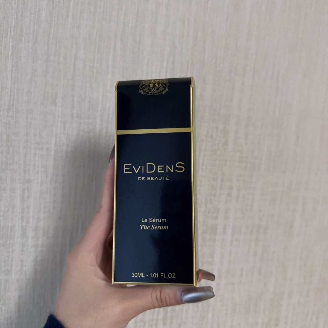 专/ 166422伊菲丹三重胶原面部精华30ml！挤出来是清透的啫喱质地上脸抹爆水的感觉稍微按摩几下就吸收了不会黏腻皮肤状态不好的时候可以多涂些当下就能摁住脸蛋的不适皮肤透透亮亮的嫩的都能掐出水来用一段时间下来就算熬夜脸蛋也不会暗沉蜡黄依…