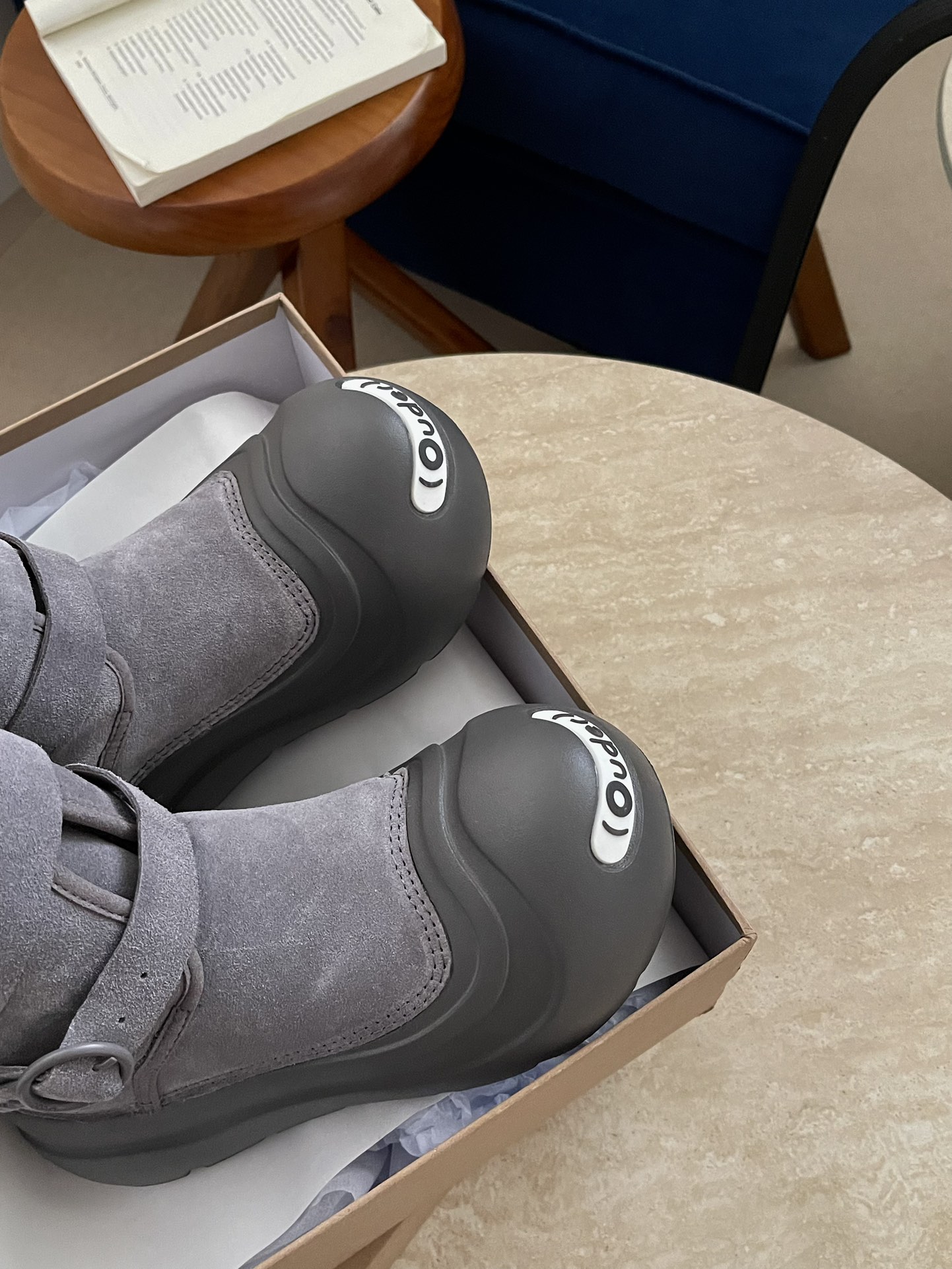 “Stylish Grey Snow Boots with Adjustable Fit and High Comfort Level” - 图片 7