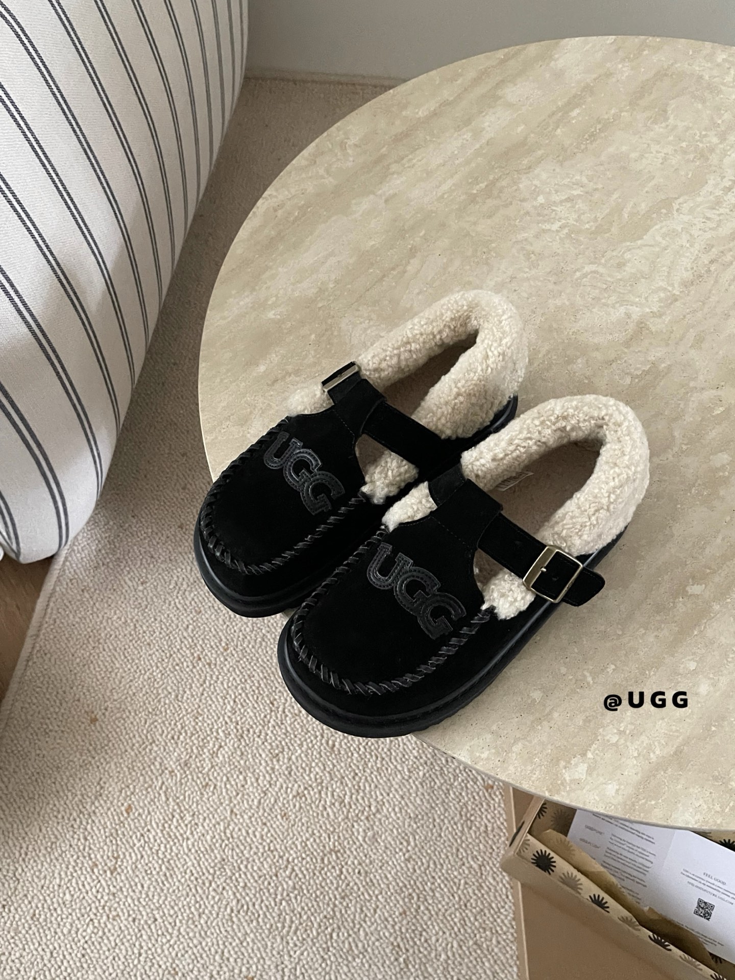 🔥𝐔*𝐠 ₂₀₂₅ . 翻毛泰迪乐福鞋鞋面皮革缝制logo 质感超棒翻毛搭扣设计 满满精致复古风牛反绒搭