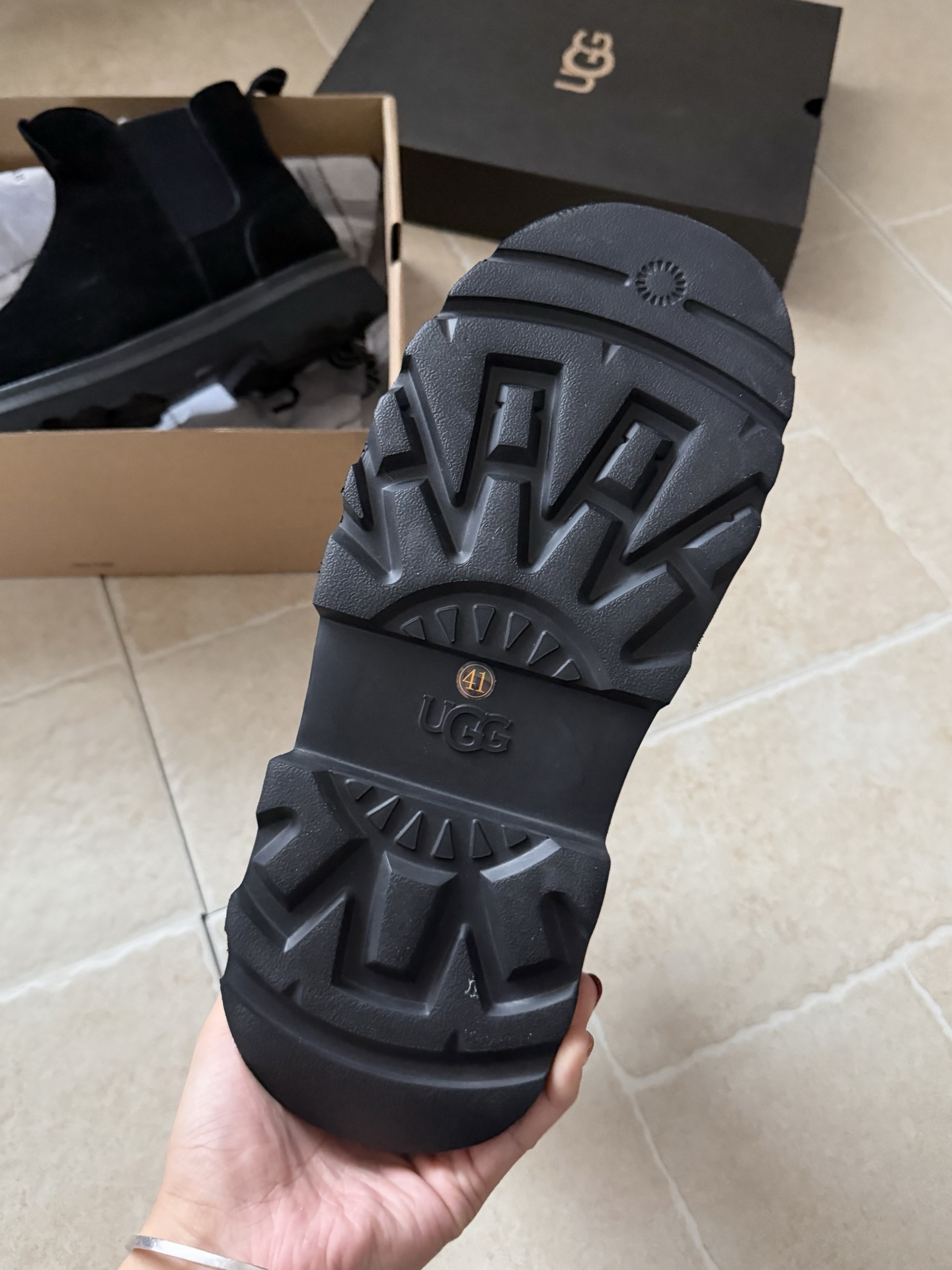 🔥𝐔*𝐠 ₂₀₂₅ . 拉格休闲靴（切尔西款）全手工制作高丝光牛反绒 配色非常高级又休闲 内里羊毛上脚一