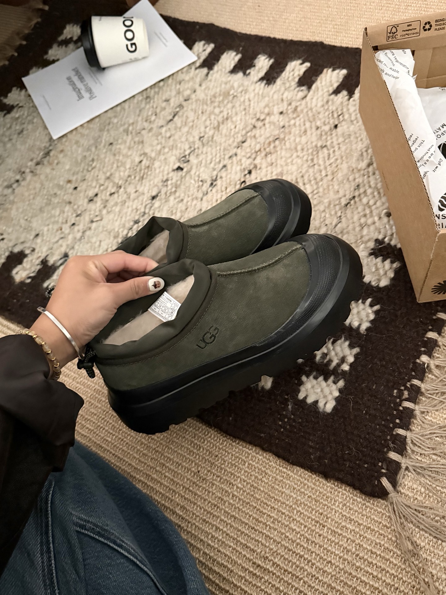 NO:559365,Army green black bottom details., snow boots, boots19860909军绿色黑底细节.,雪地靴,boots,Women's Shoes