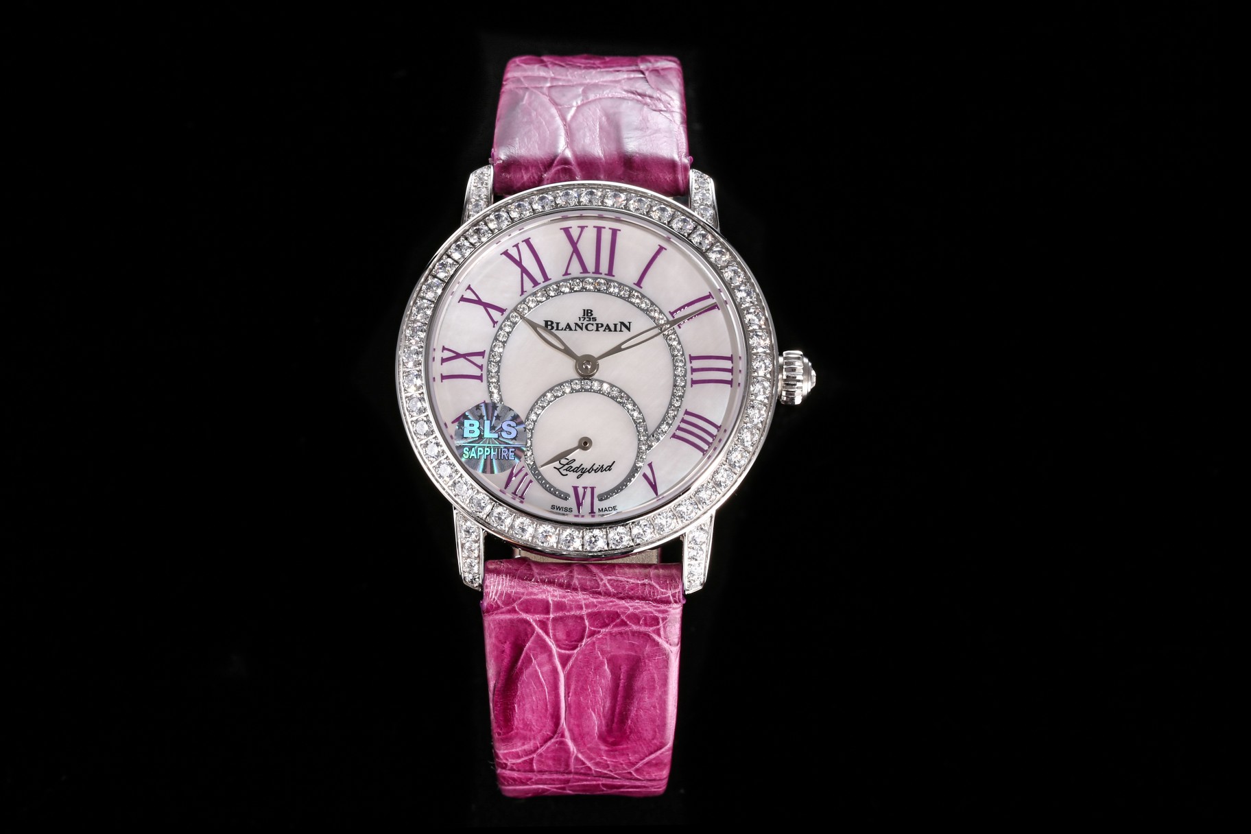 Luxury Ladybird Colors Phases de Lune Diamond Watch: Features and Design - 图片 3