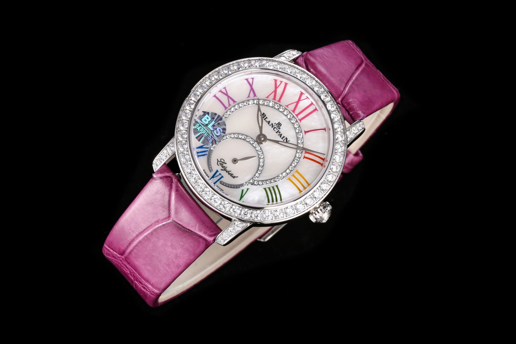 Luxury Ladybird Colors Phases de Lune Diamond Watch: Features and Design - 图片 6
