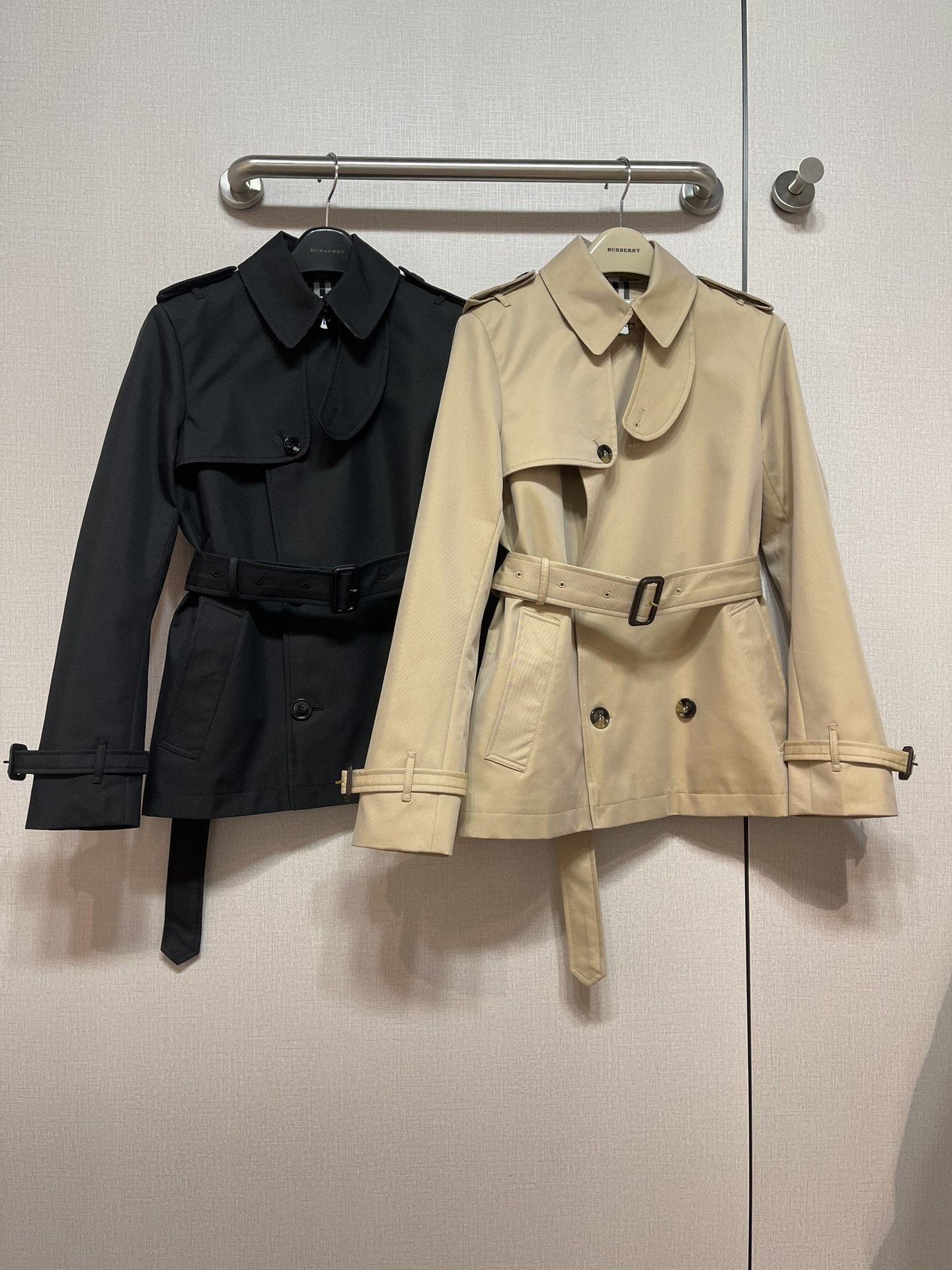 Burberry-Inspired Short Trench Coat: Classic British Style, Flattering Fit 2 i1740292936 392 2