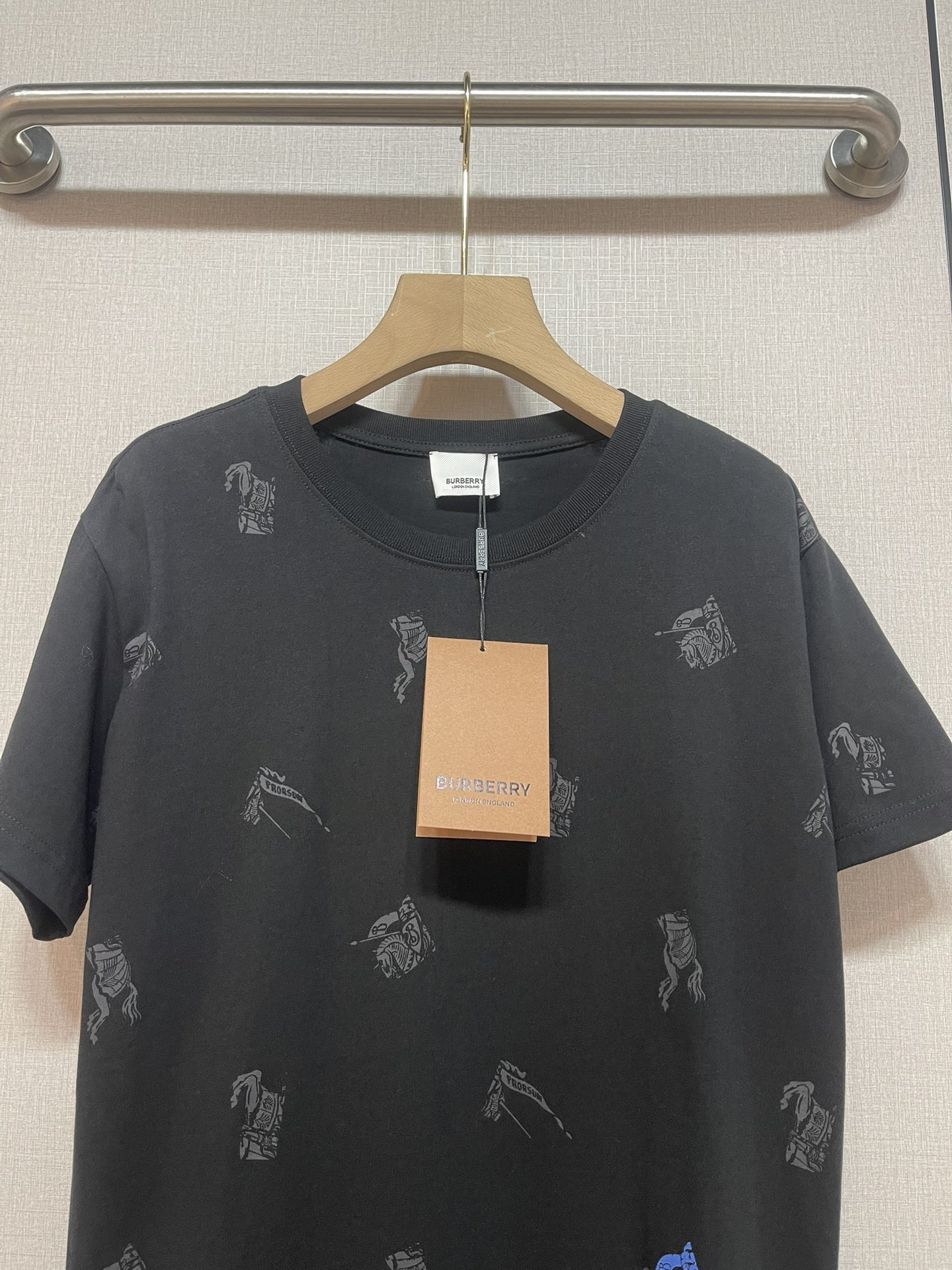 2025 Pablo Short Sleeve T-Shirt: Fashion Treasure for Women, Stylish and Comfortable. - 图片 2