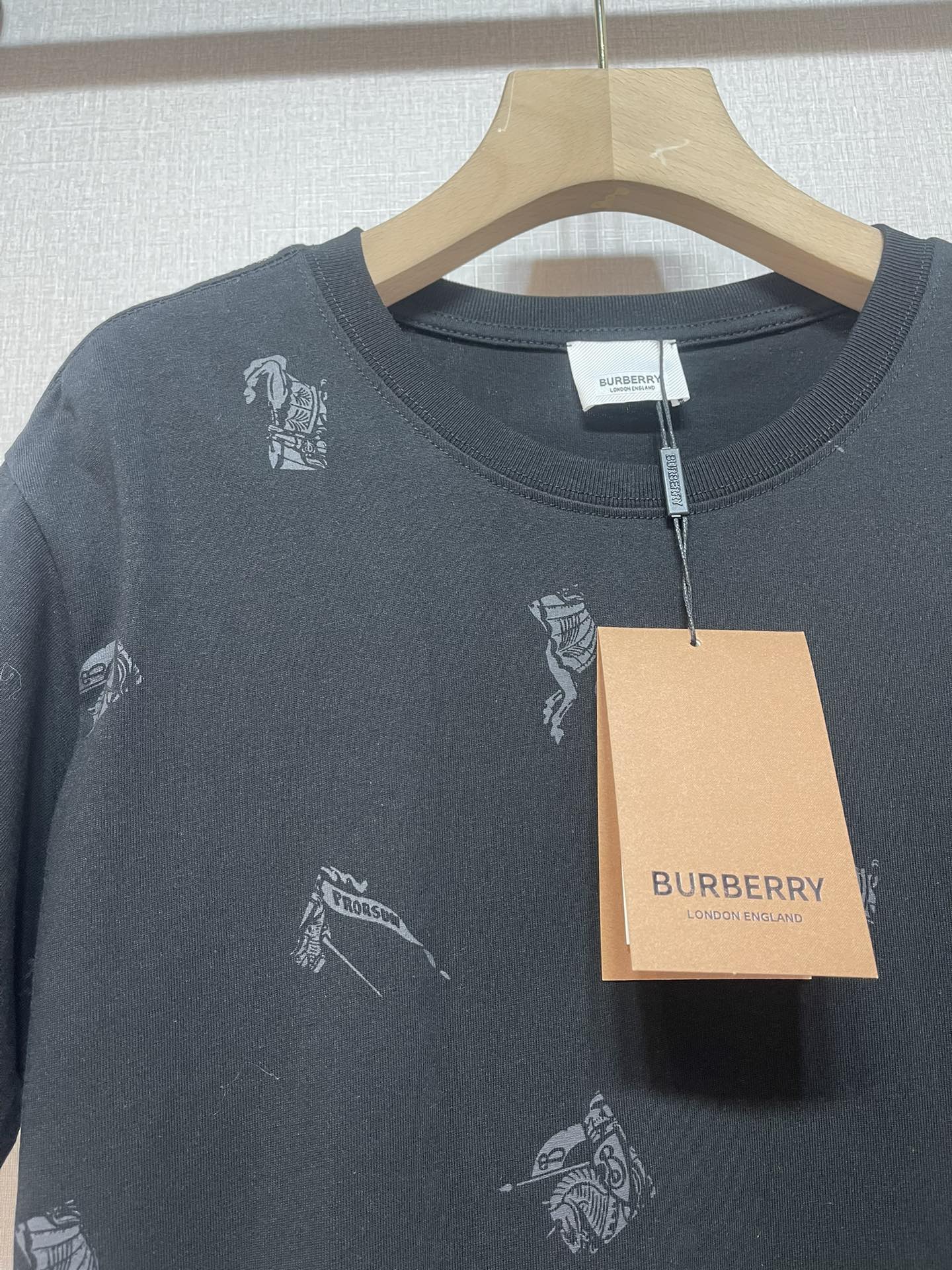 2025 Pablo Short Sleeve T-Shirt: Fashion Treasure for Women, Stylish and Comfortable. - 图片 3