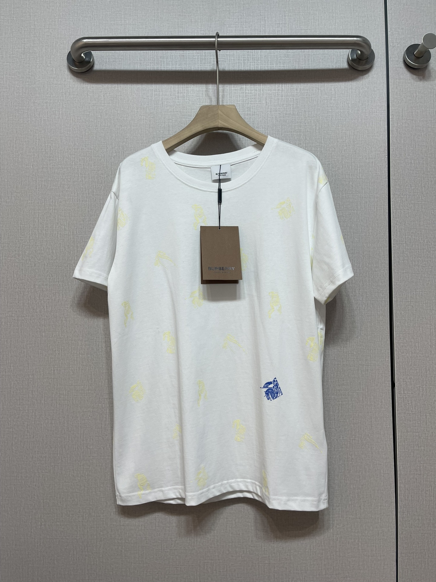 2025 Pablo Short Sleeve T-Shirt: Fashion Treasure for Women, Stylish and Comfortable. - 图片 1