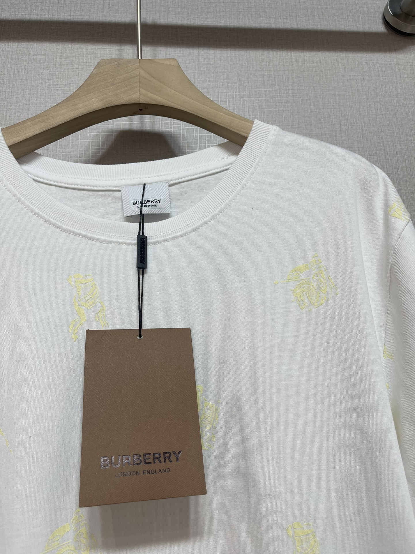 2025 Pablo Short Sleeve T-Shirt: Fashion Treasure for Women, Stylish and Comfortable. - 图片 7