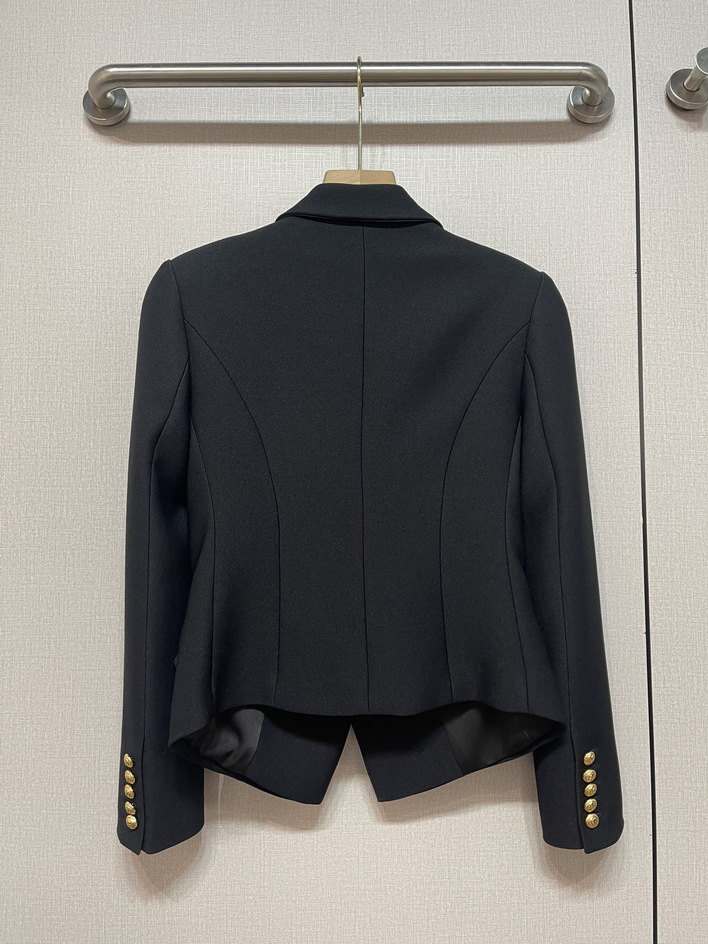 “Hard-Core Woman Fashion: P912 Black Short Suit Coat with Tacks in SMLXL Sizes” - 图片 4