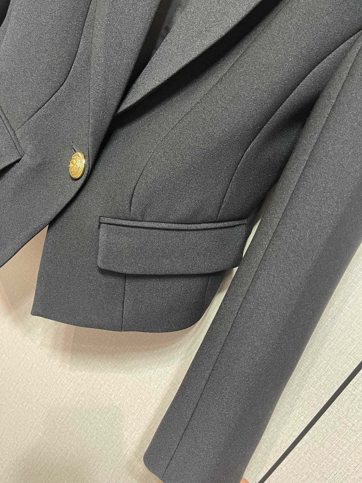 “Hard-Core Woman Fashion: P912 Black Short Suit Coat with Tacks in SMLXL Sizes” - 图片 8