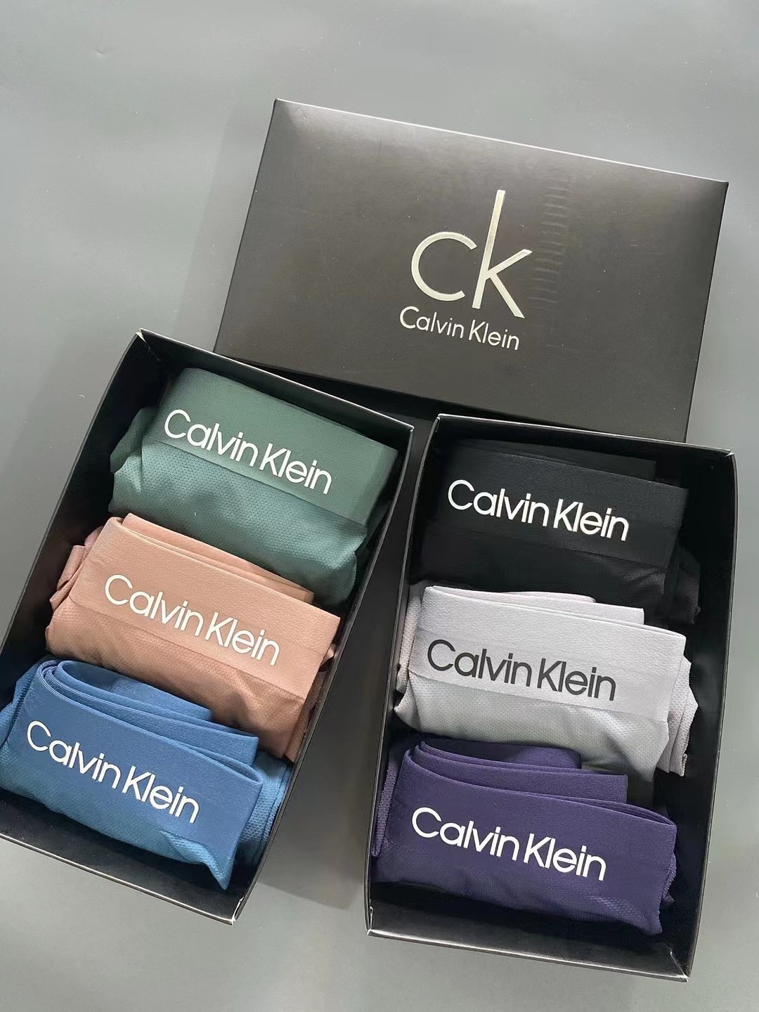 CalvinkleinCK新品！简单的经典！轻薄透设计采用进口轻薄冰丝轻薄透气丝滑无痕裁剪穿着无束缚感触