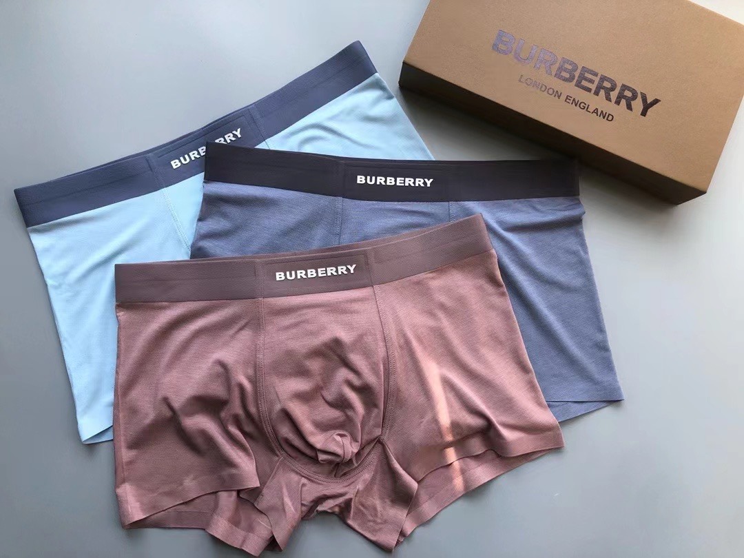 BURBERRY巴宝莉专柜最新款绝对的原单品质透气舒适！有型！一点也不紧绷按照人体工程学设计彰显男性性感