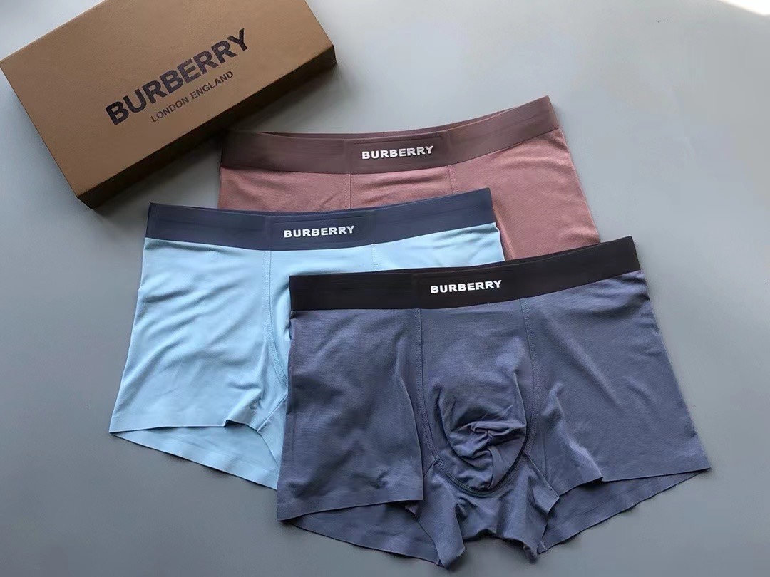 BURBERRY巴宝莉专柜最新款绝对的原单品质透气舒适！有型！一点也不紧绷按照人体工程学设计彰显男性性感