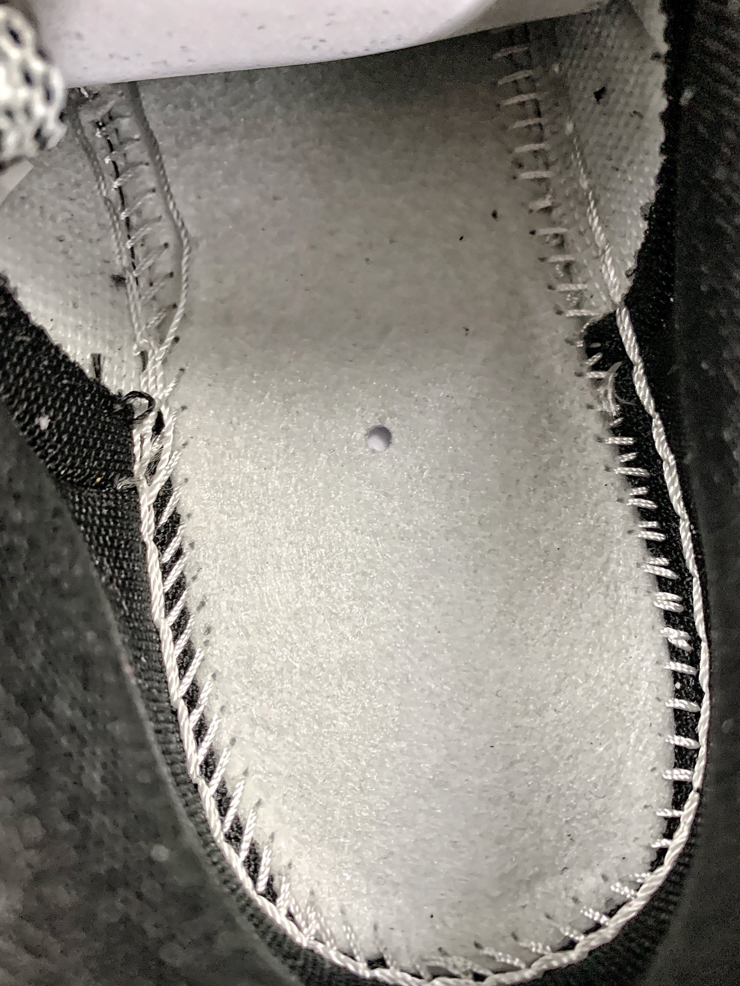 本地自取💰320 放店私
#马年限定 Nk SB Dunk Low 定制配色 
复古低帮休闲百搭板鞋 
公司级版本 定制鞋盒  大厂流水生产
超高清洁度 皮料切割干净无任何毛边 
橡胶大底 防滑耐磨 舒适上脚
货号：CX5050-Y60
尺码：36 36.5 37.5 38 38.5 39 40 40.5 41 42 42.5 43 44 44.5 45
编码#A43YTGLB20