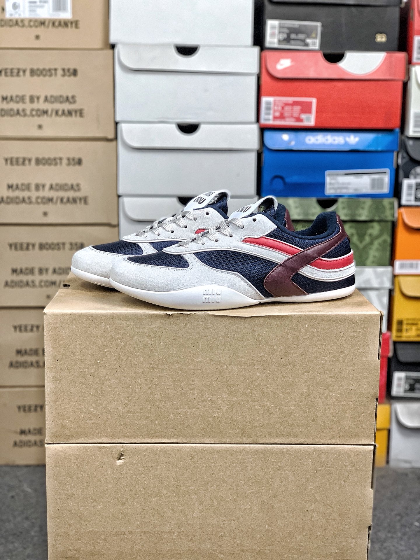 本地自取💰260 放店私
#MiuMiu Calzature Donna 谬谬低帮复古德训鞋 男女款 休闲鞋 
尺码：36-45
编码#A25YTXXA70