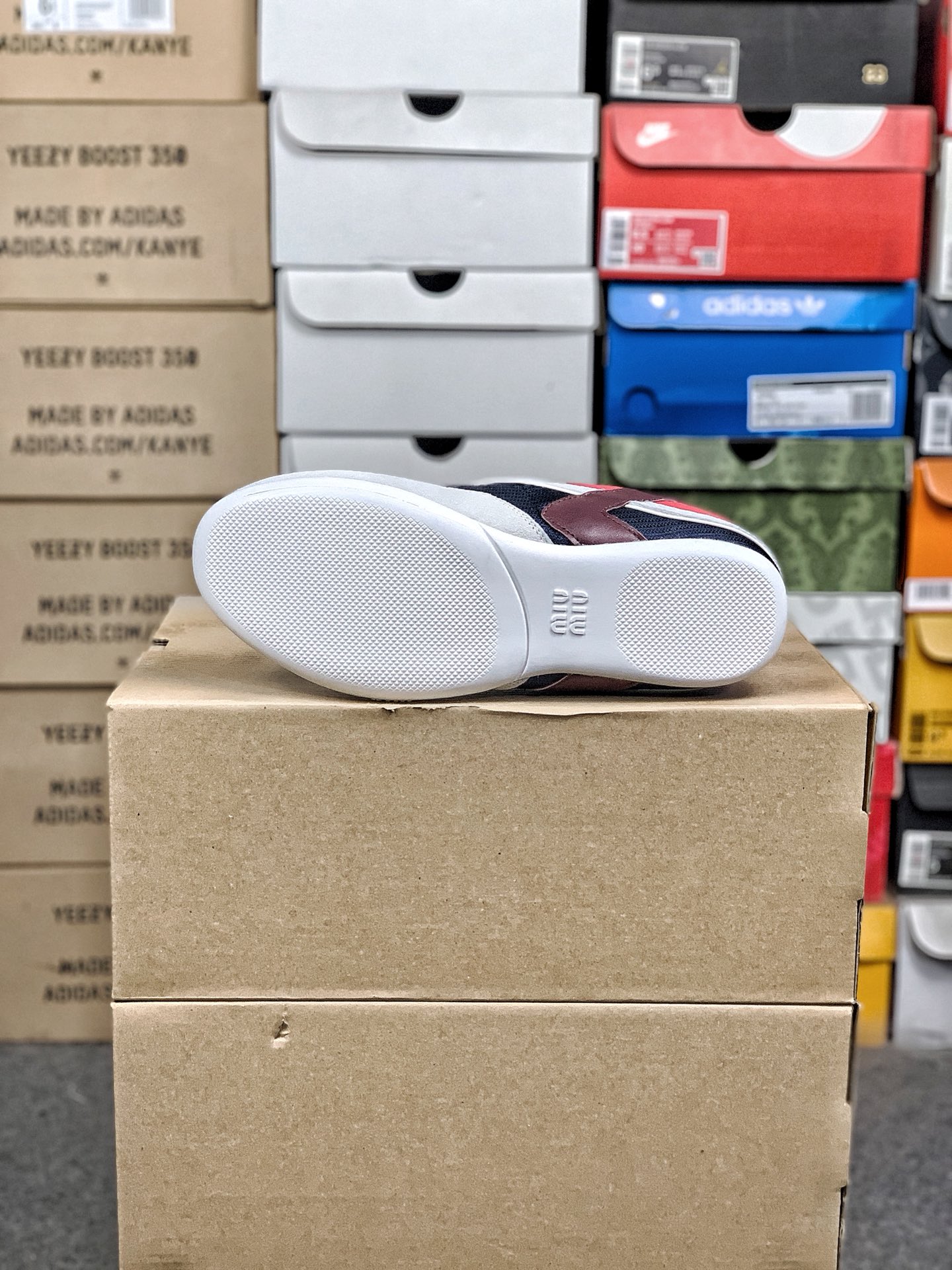 本地自取💰260 放店私
#MiuMiu Calzature Donna 谬谬低帮复古德训鞋 男女款 休闲鞋 
尺码：36-45
编码#A25YTXXA70