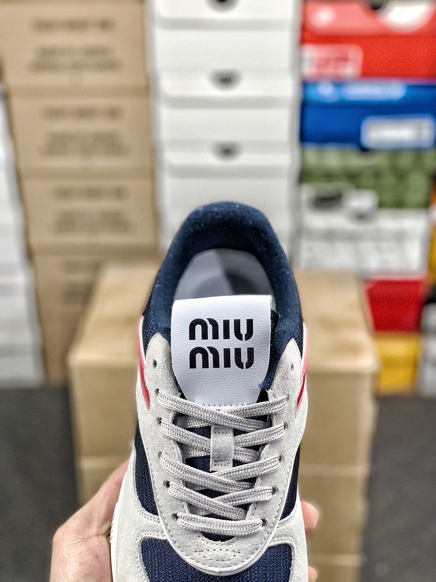 本地自取💰260 放店私
#MiuMiu Calzature Donna 谬谬低帮复古德训鞋 男女款 休闲鞋 
尺码：36-45
编码#A25YTXXA70