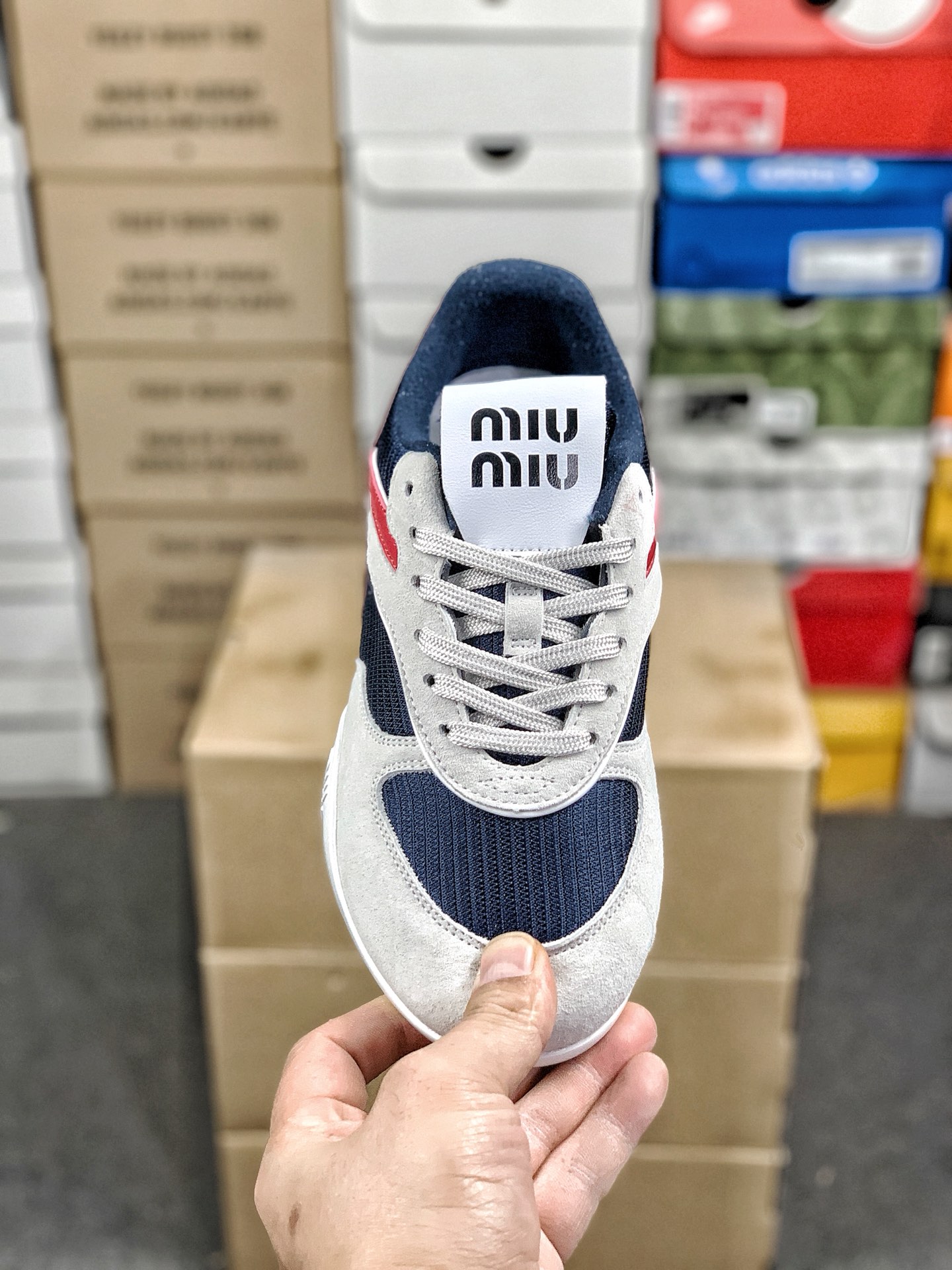 本地自取💰260 放店私
#MiuMiu Calzature Donna 谬谬低帮复古德训鞋 男女款 休闲鞋 
尺码：36-45
编码#A25YTXXA70