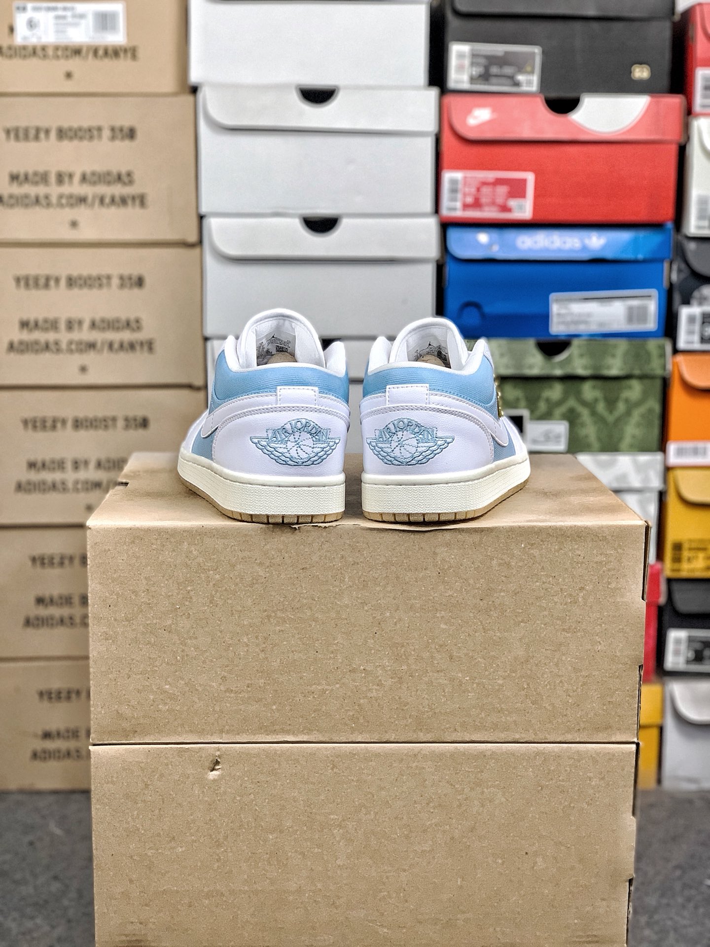 特价💰170
#公司级福利 Air Jordan 1 Low 乔1 AJ1低帮板鞋
货号：HQ2004-400
尺码：36-46 带半码
编码#A18YTXLA10