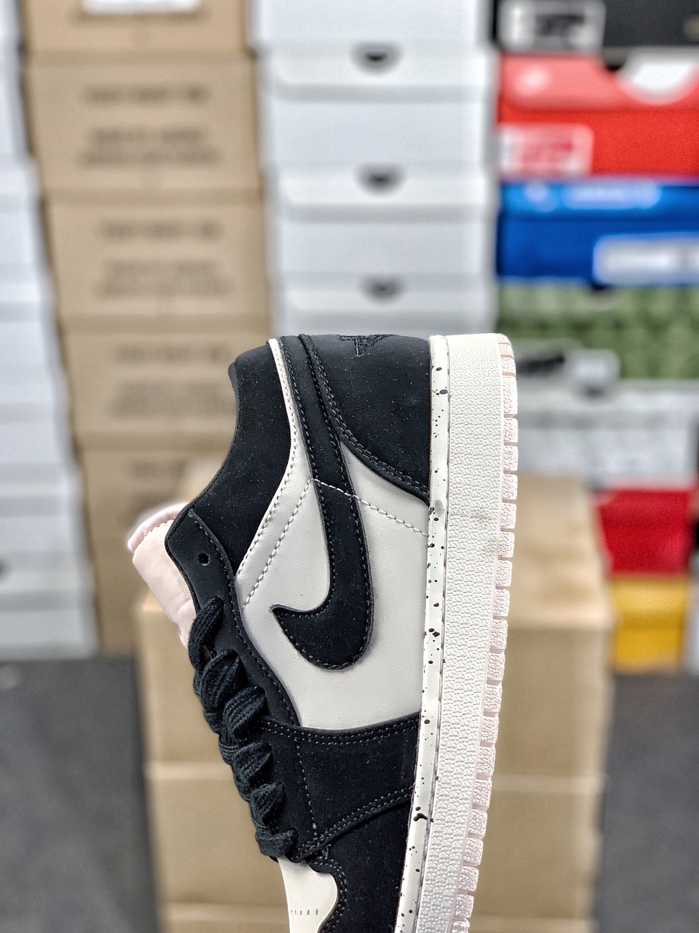 特价💰170
#公司级福利 Air Jordan 1 Low 乔1 AJ1低帮板鞋
货号：DC0774-003
尺码：36-46 带半码
编码#A18YTXLA10